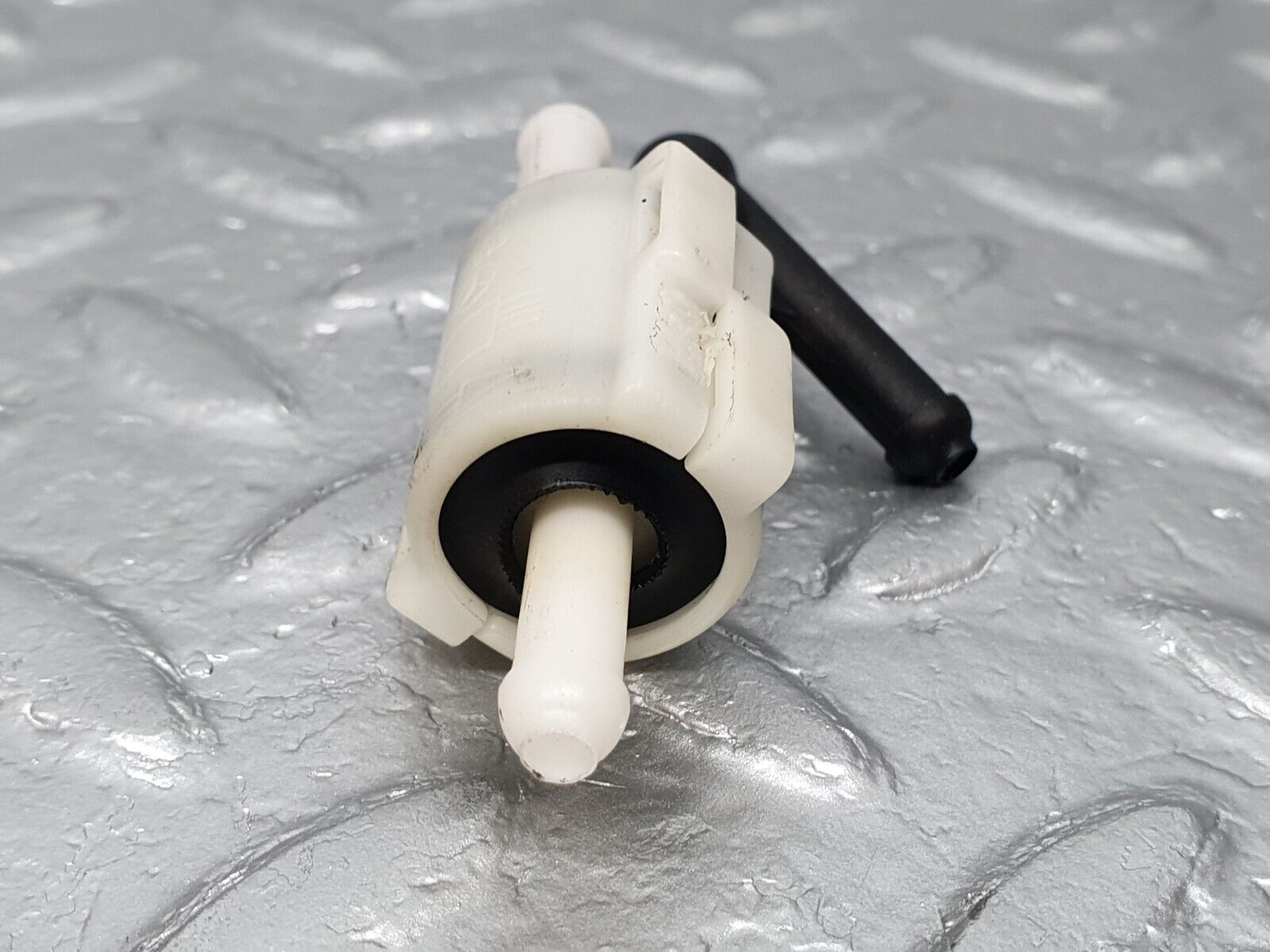 41653 Mercedes-Benz W124 200E Windscreen Washer Fluid Distributor