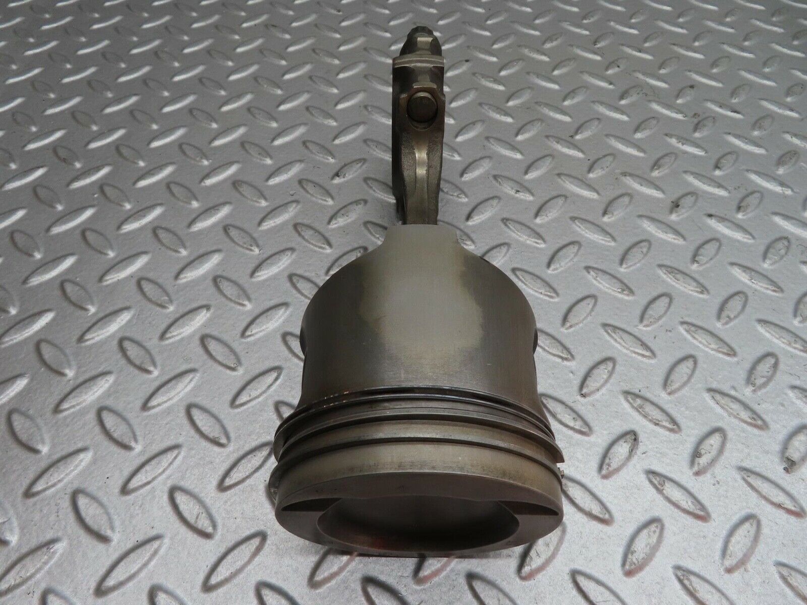 13801 Mercedes-Benz R107 450SL Piston With Connecting Rod 92mm