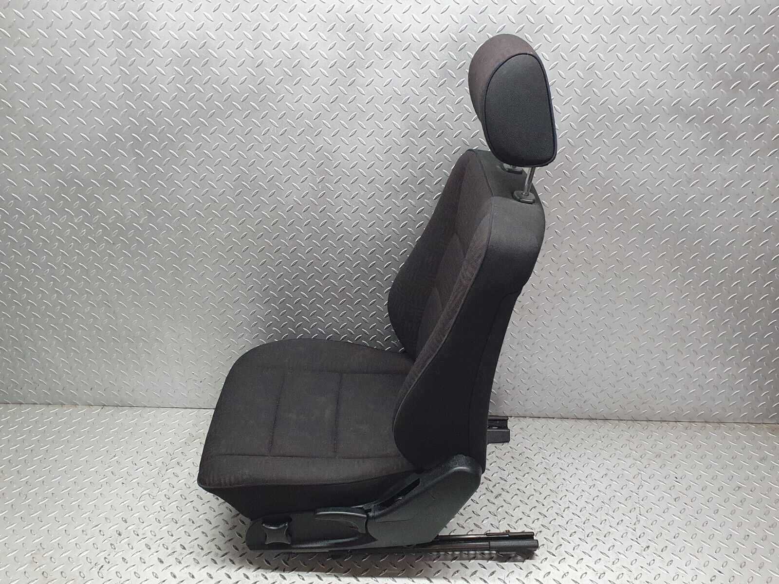 41812 Mercedes-Benz W202 C200 Front Left Passenger Seat