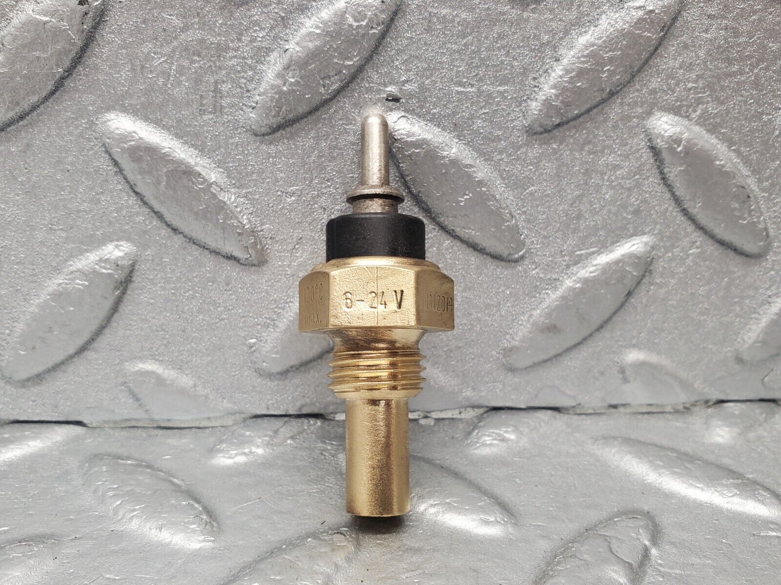 46216 Mercedes-Benz W124 280E Coolant Temperature Sensor VDO 0055421017