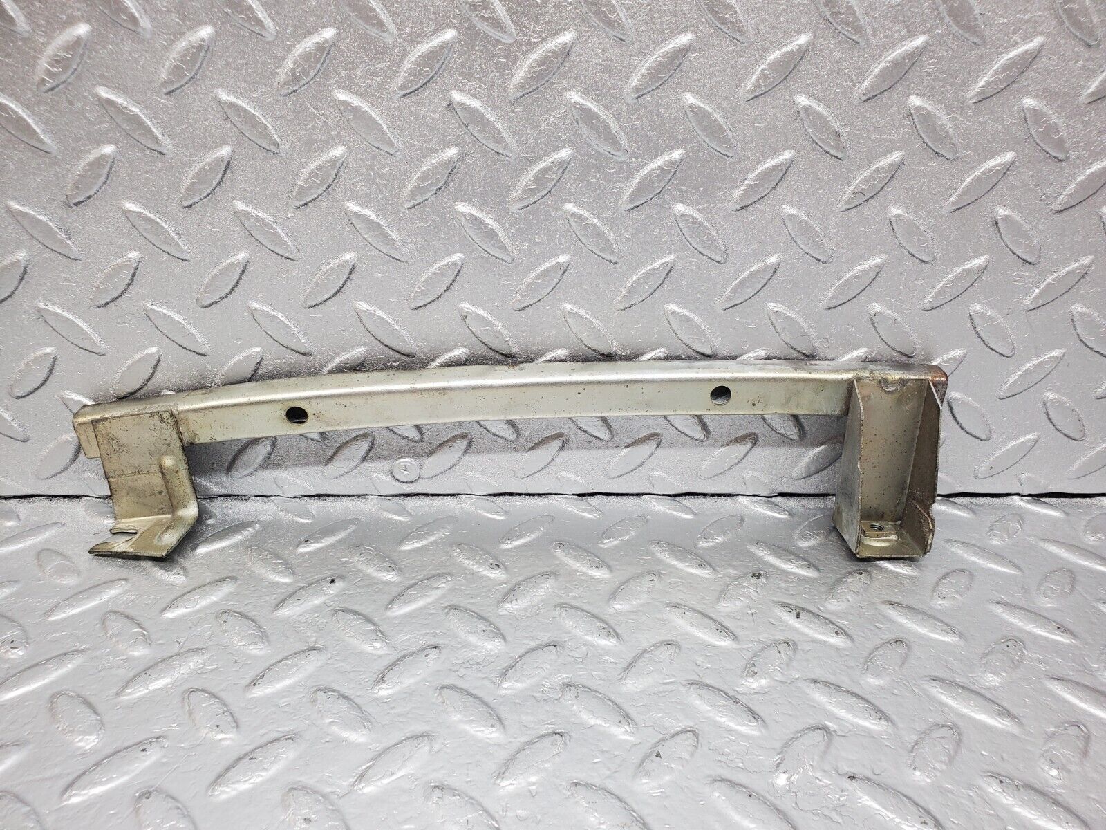 45815 Mercedes-Benz W126 420SE Rear Right Window Channel