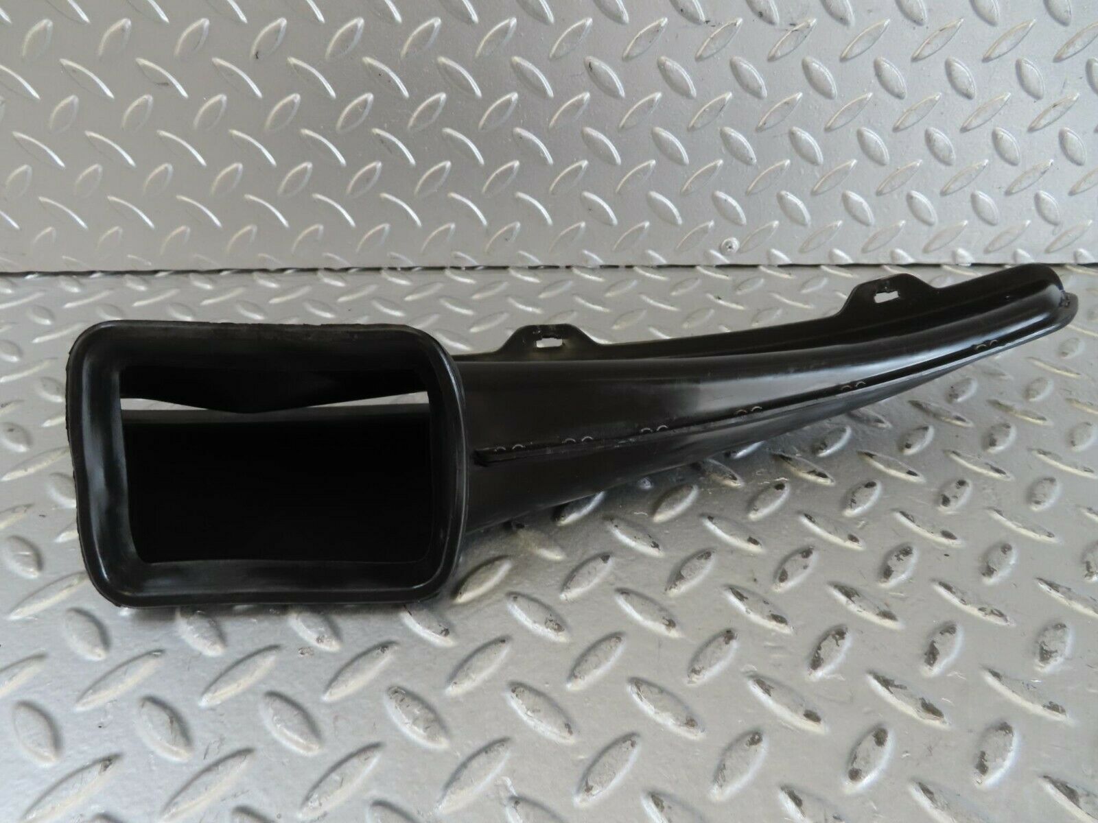 15548 Mercedes-Benz R107 450SL Dashboard Air Vent Right Side