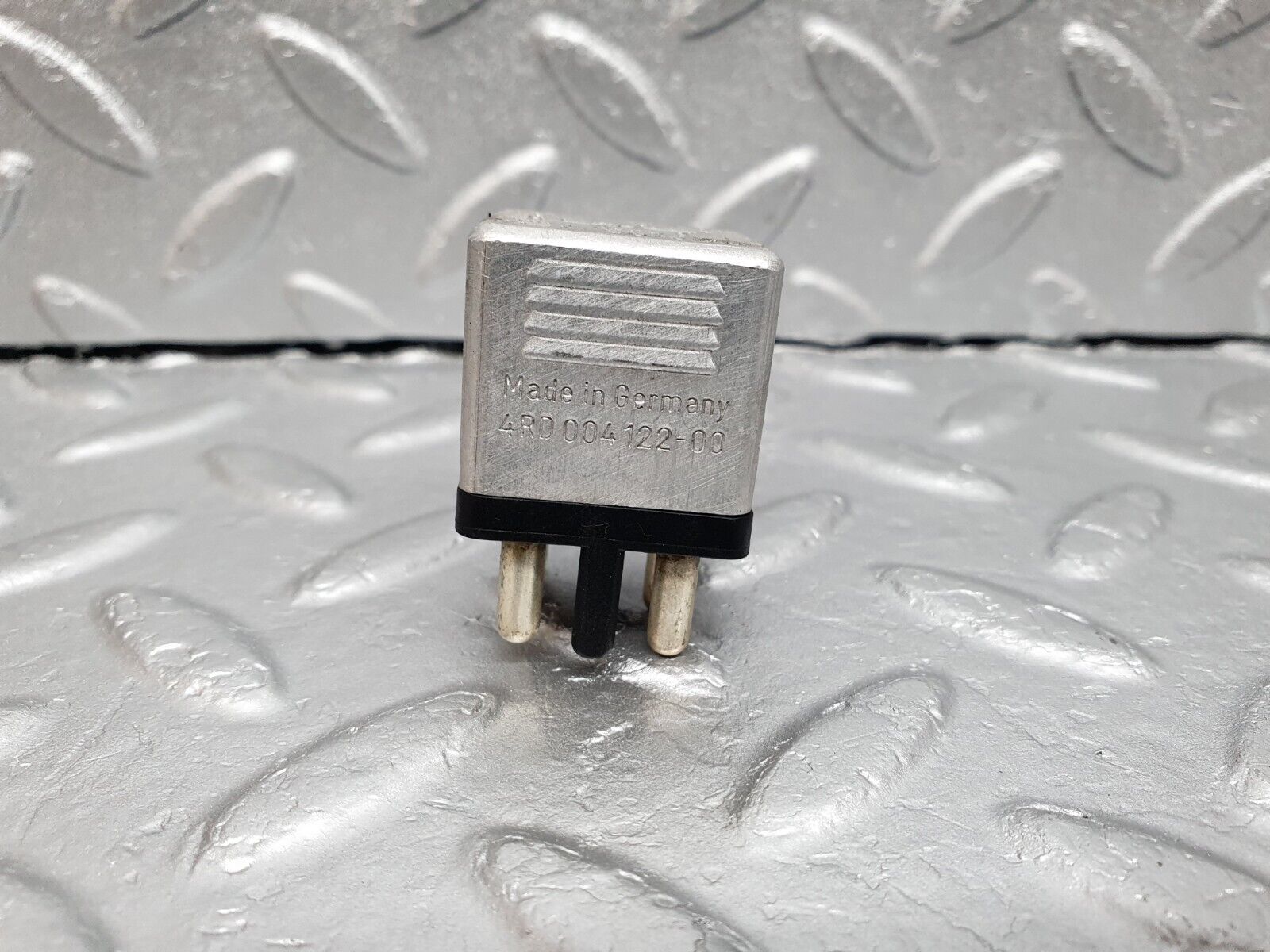 41643 Mercedes-Benz W124 200E Multi Purpose Relay 0015420219