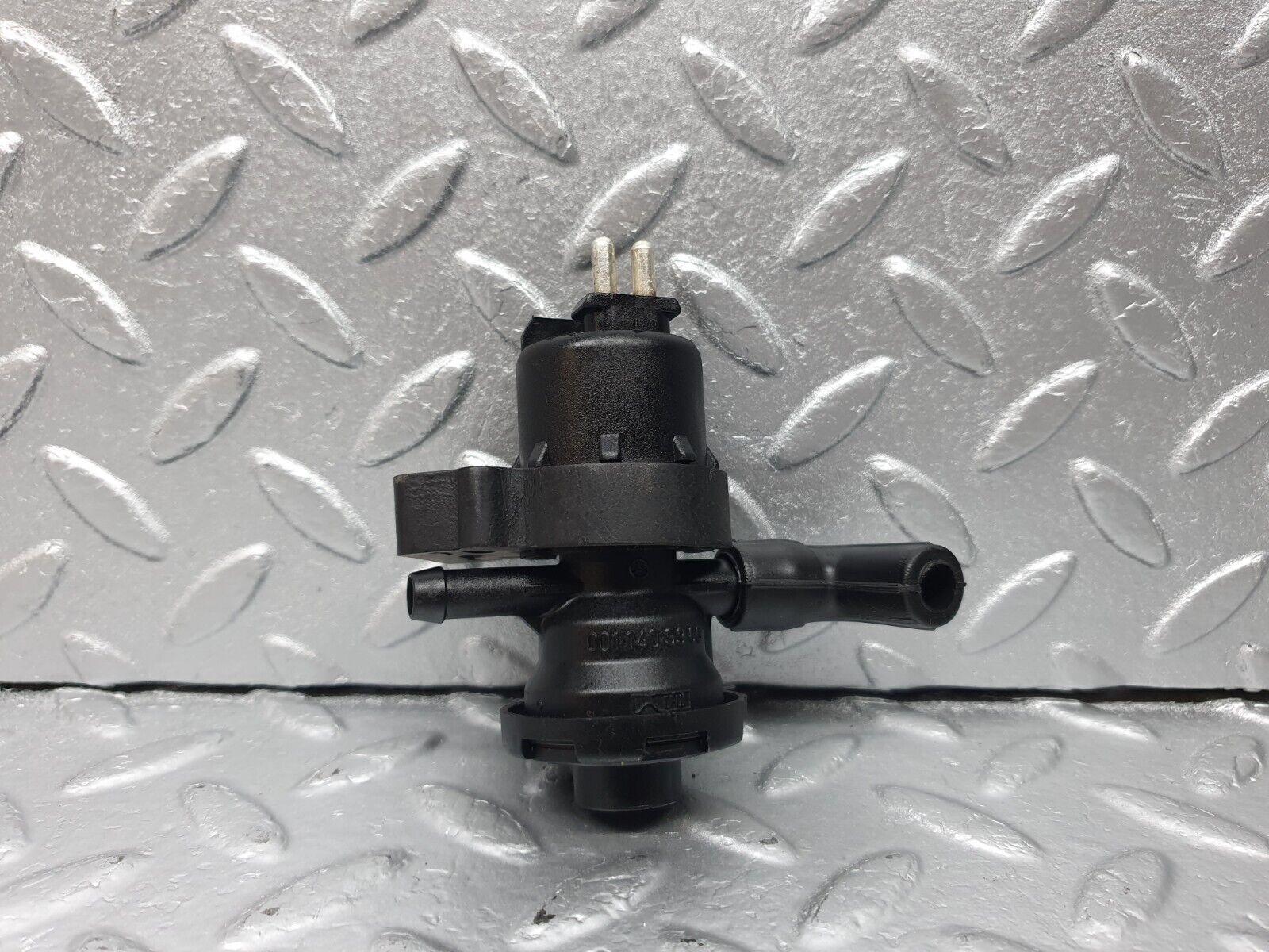 42235 Mercedes-Benz R129 320SL Coupe Fuel Regeneration Valve 0011409960