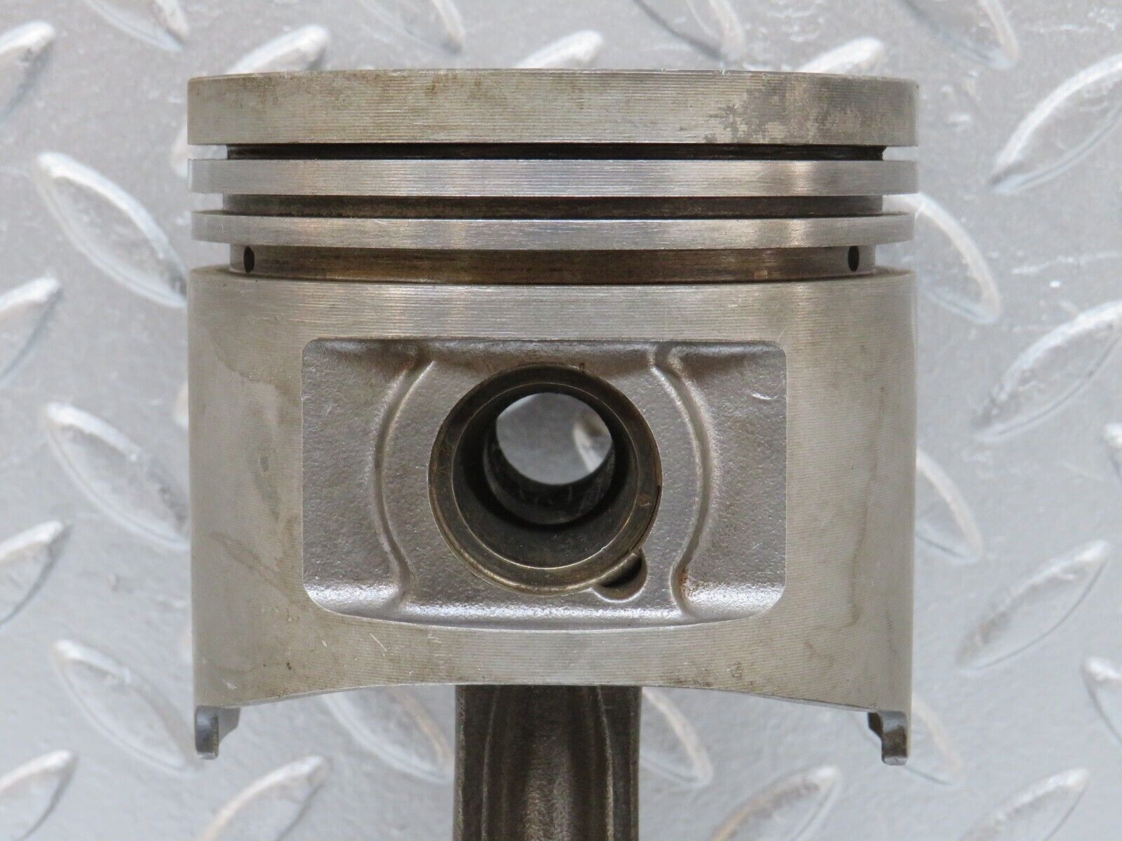 33036 Mercedes-Benz C107 R107 350 V8 Piston With Connecting Rod 92mm 11607