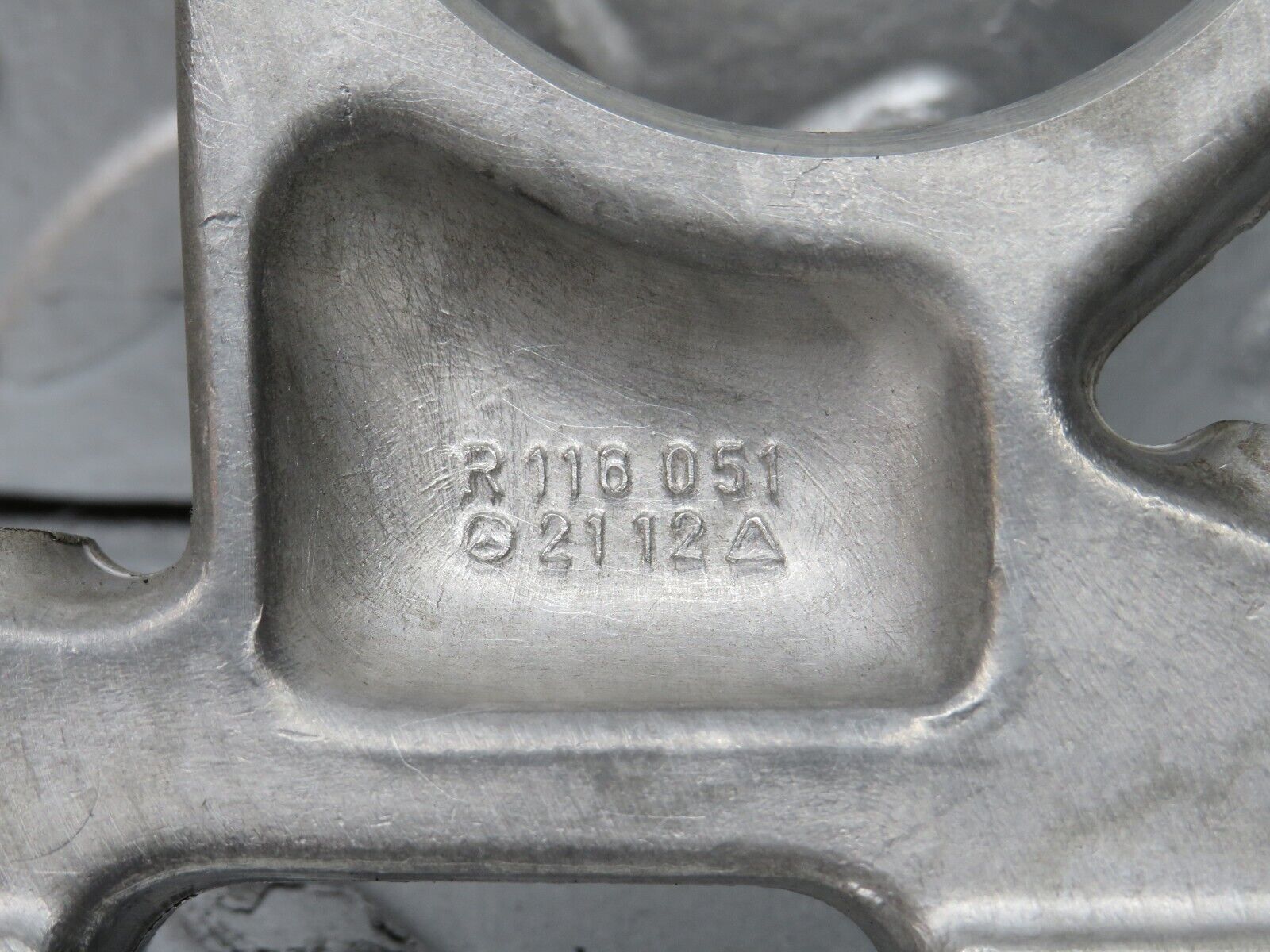 32797 Mercedes-Benz C107 R107 350 V8 Camshaft Tower Bearing 1160512112