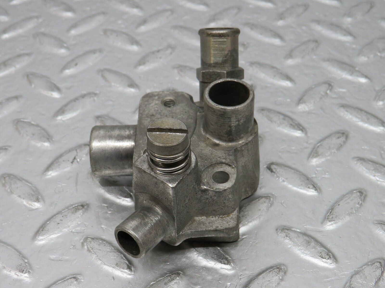 32767 Mercedes-Benz C107 R107 350 V8 Auxiliary Air Valve 1160940012