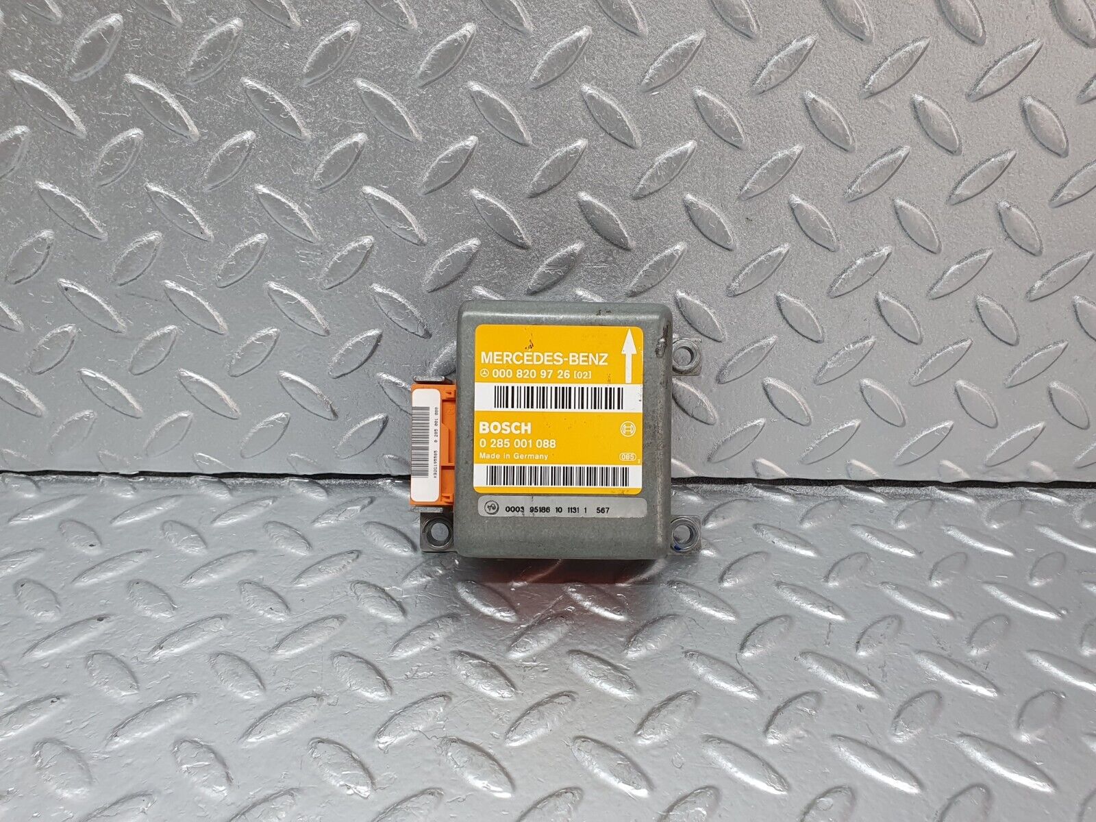 42158 Mercedes-Benz R129 320SL Coupe Crash Sensor Bosch 0008209726 0285001088