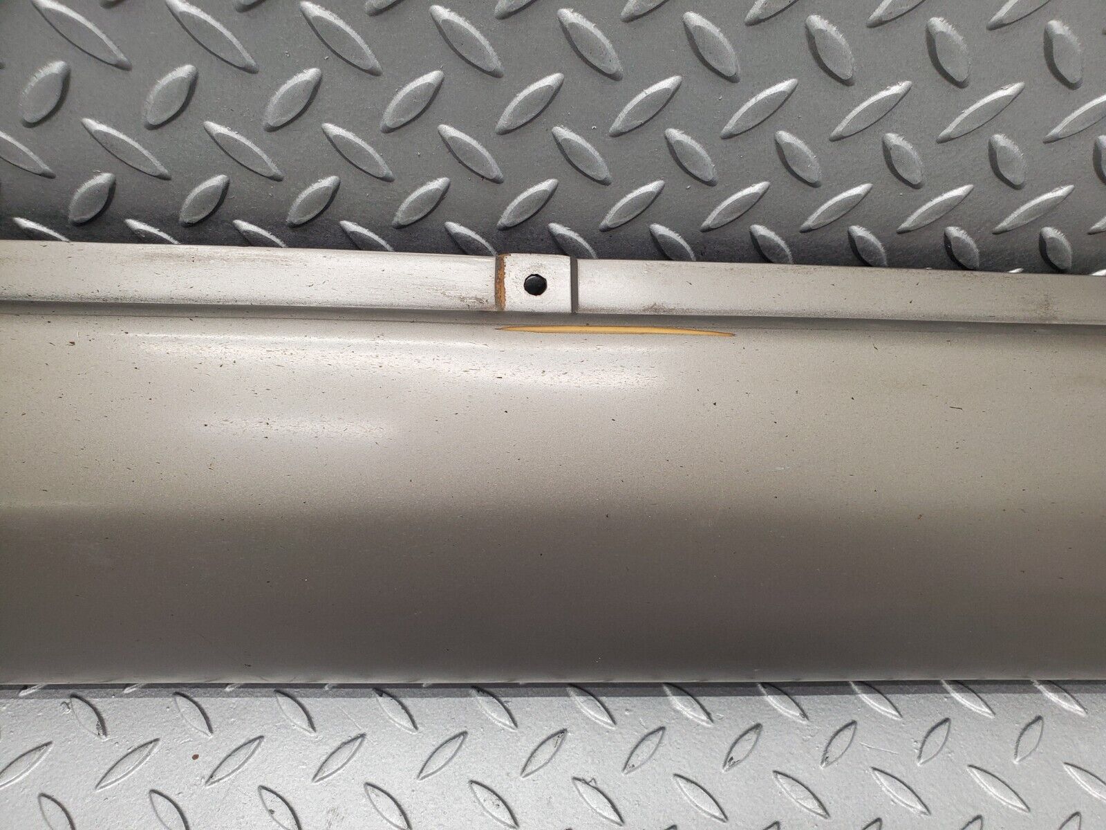 46115 Mercedes-Benz W126 420SE Side Skirt Right 1266905040 1266980430 1266980230