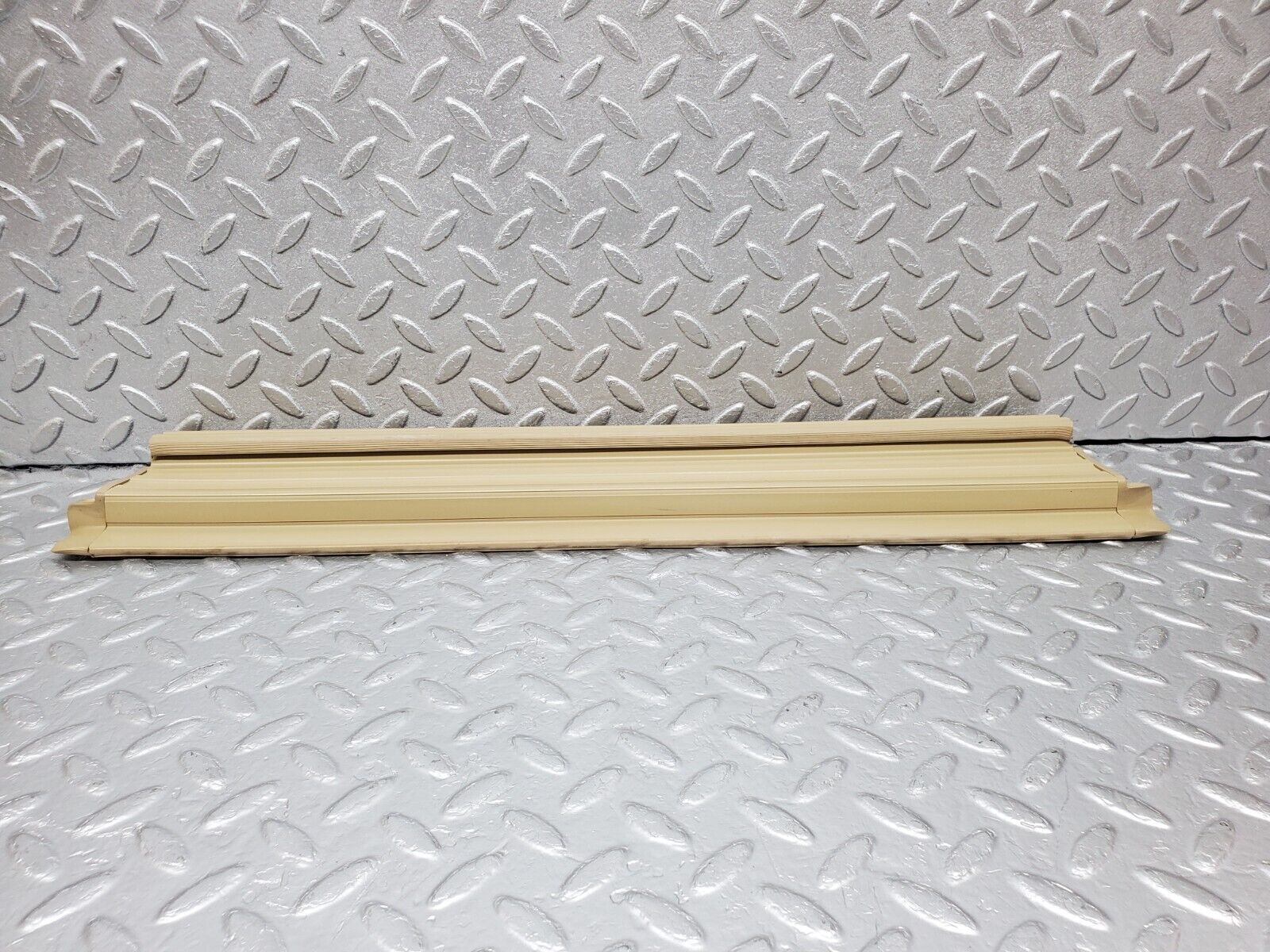 45618 Mercedes-Benz W126 420SE Rear Left Door Sill Trim Beige