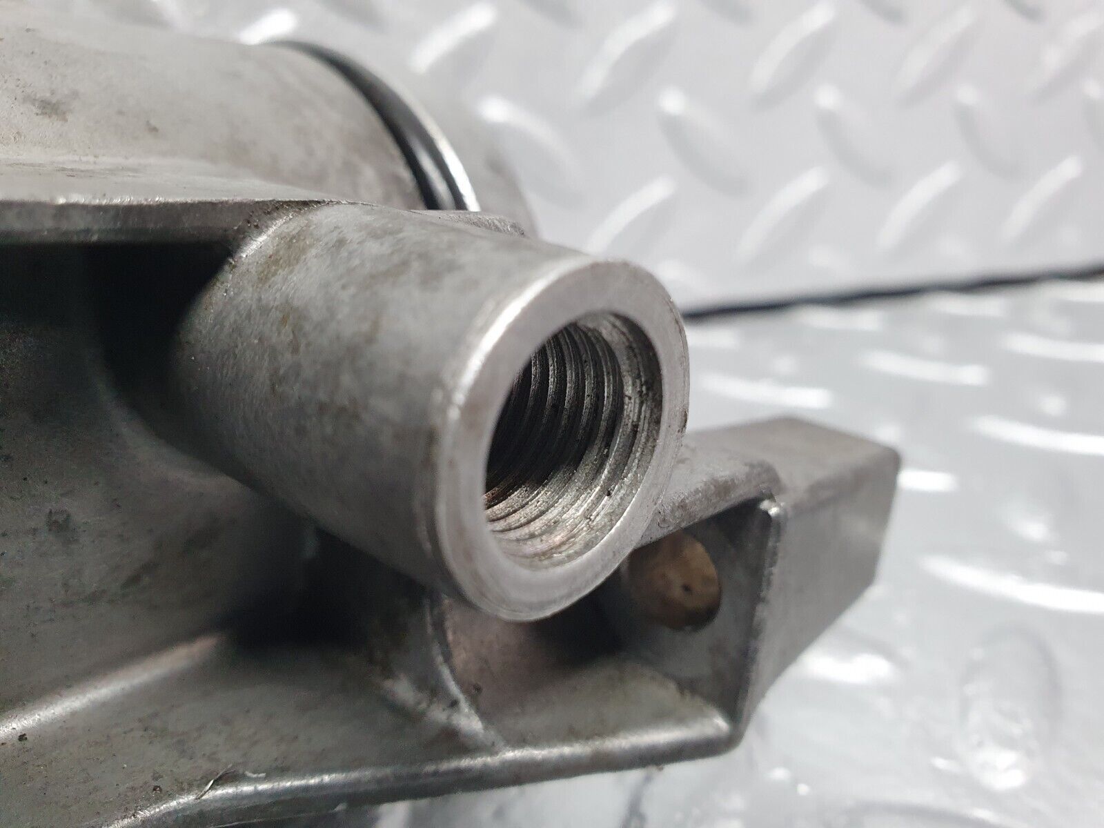 42060 Mercedes-Benz W202 C200 Throttle Body Bracket 1111410344