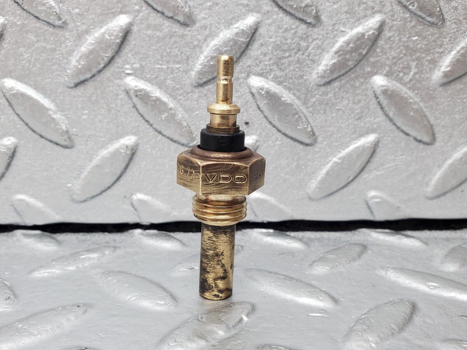 45471 Mercedes-Benz 280E M110.988 Coolant Temperature Sensor VDO