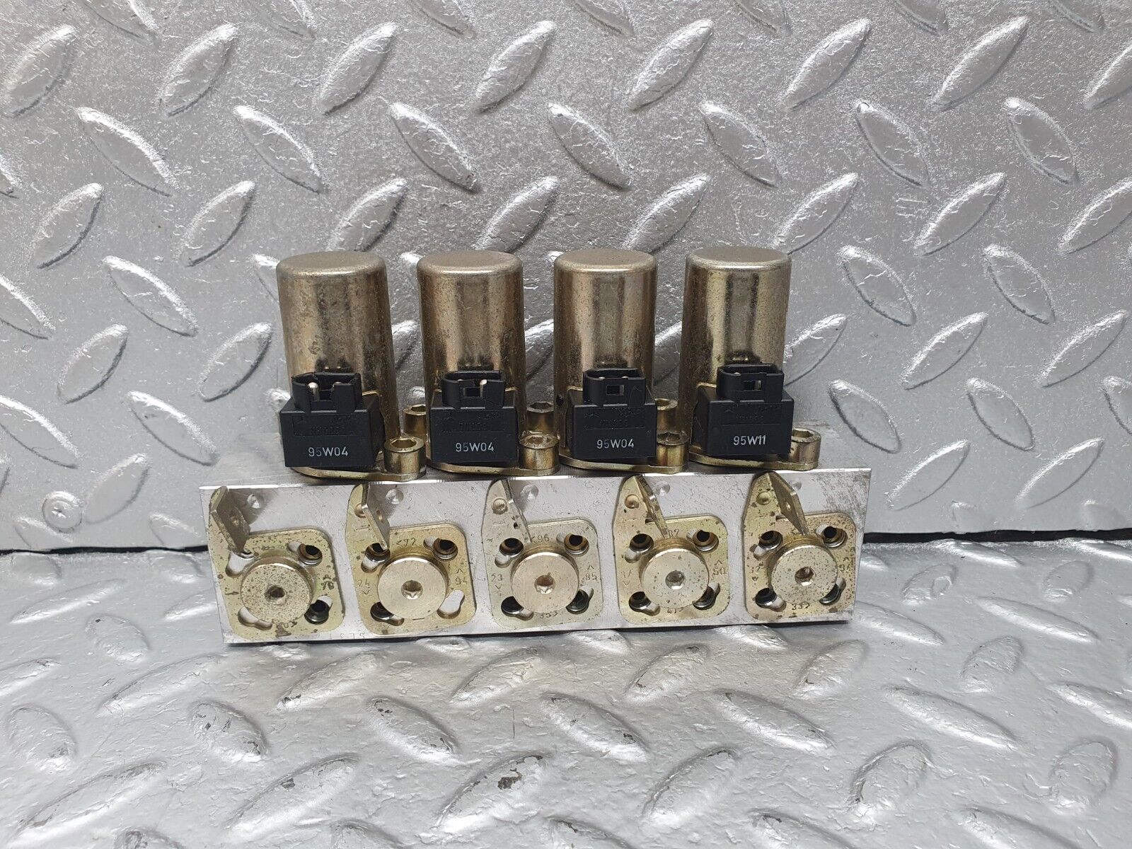 42481 Mercedes-Benz R129 320SL Coupe Roof Hydraulic Valve Left 1298002378