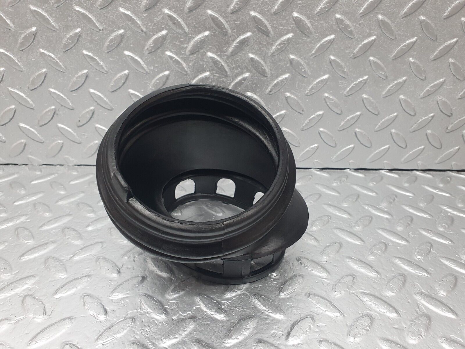 43609 Mercedes-Benz C126 380SEC Coupe Fuse Box Rubber Grommet 1265450146