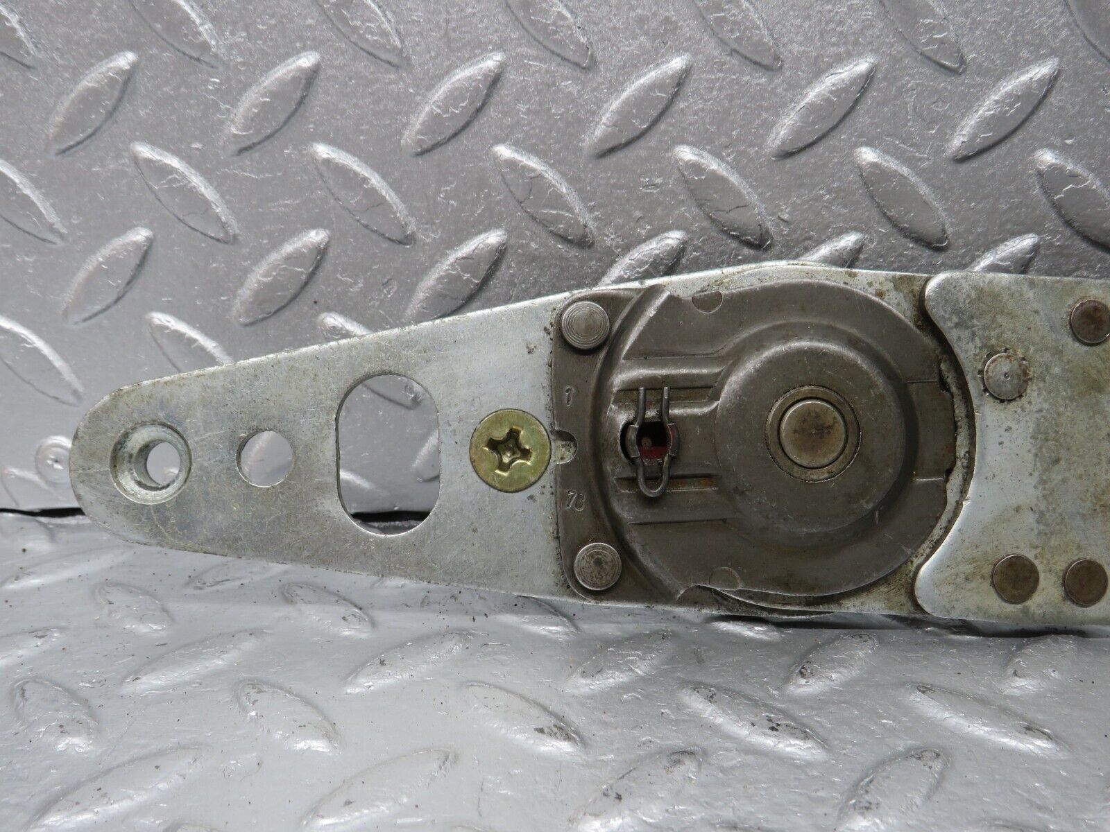 40070 Mercedes-Benz R107 350SL Front Right Seat Hinge 0009109686