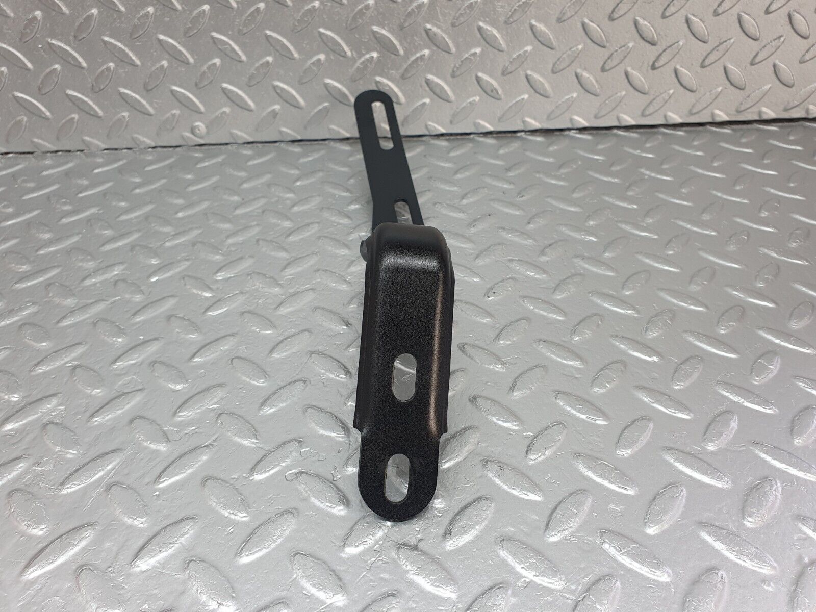 42843 Mercedes-Benz W201 190 2.0L Exhaust Bracket