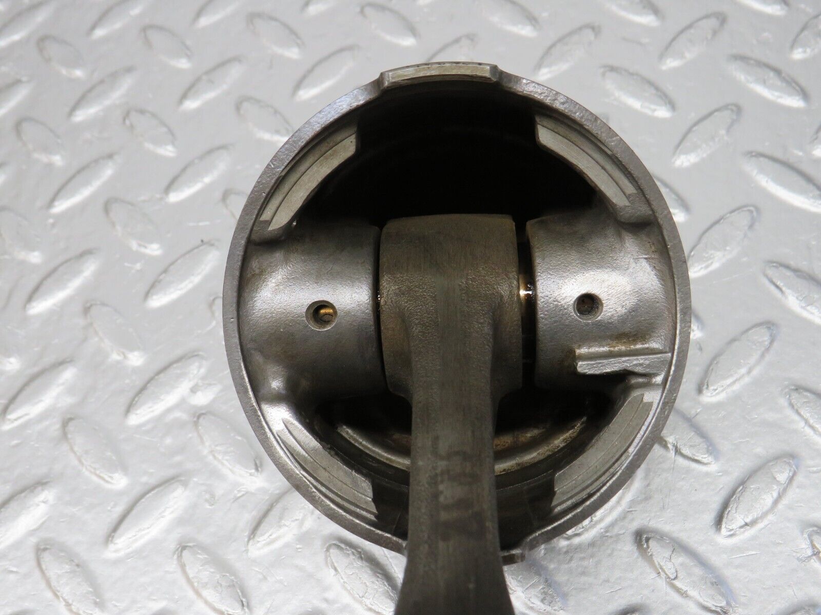 33036 Mercedes-Benz C107 R107 350 V8 Piston With Connecting Rod 92mm 11607