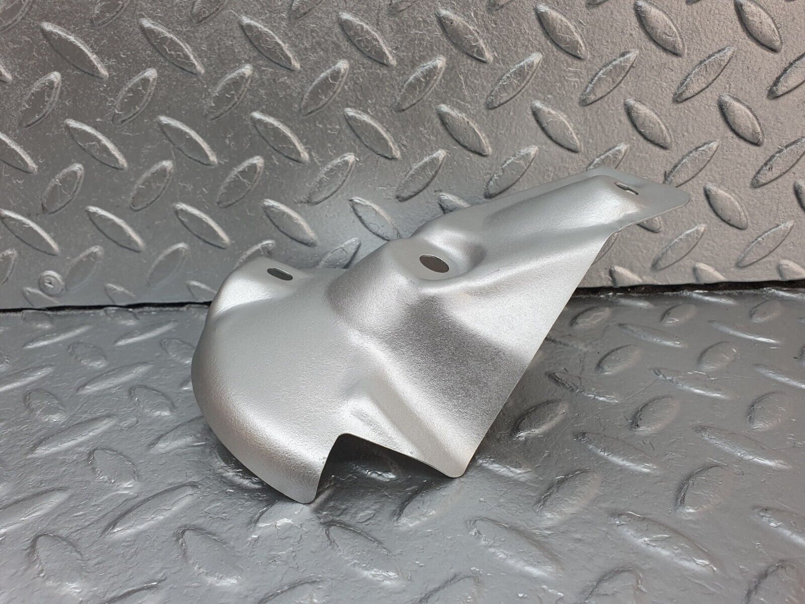 41887 Mercedes-Benz W202 C200 Engine Mount Bracket Heat Shield