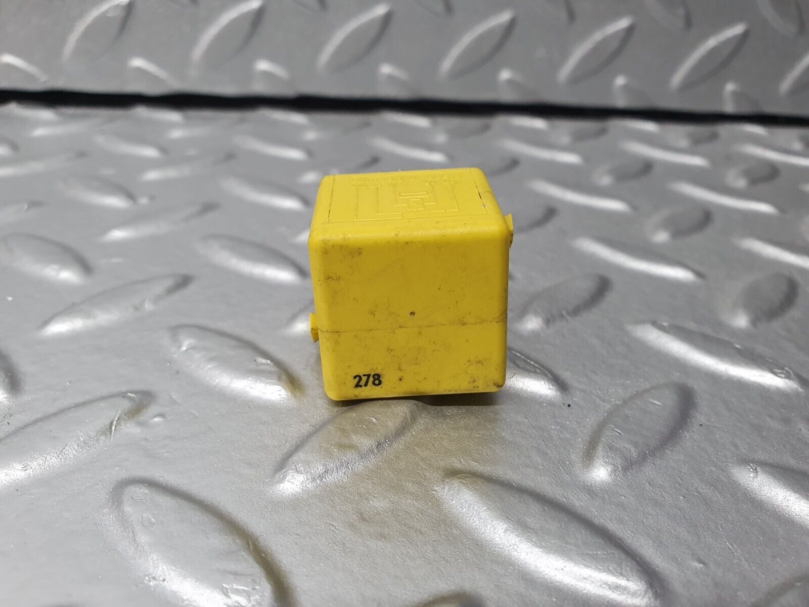 41797 Mercedes-Benz W202 C200 Multi Purpose Relay 0025421419