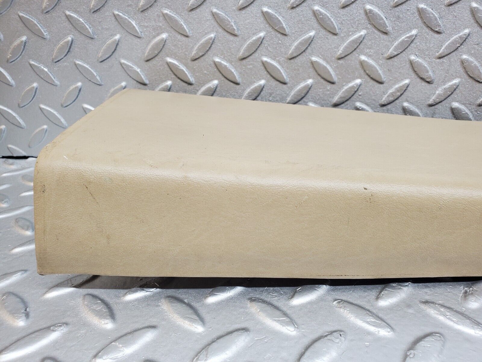 45765 Mercedes-Benz W126 420SE B Pillar Cover Right Side Beige 1246920222