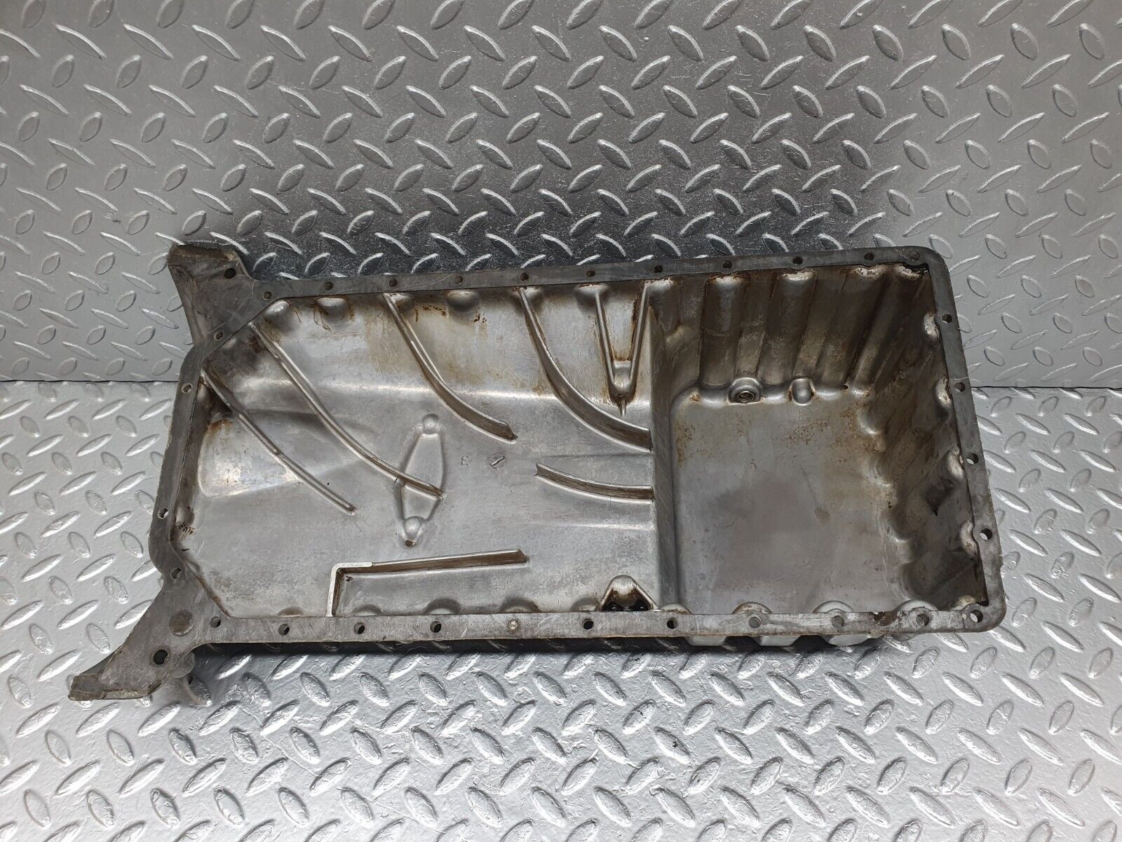 44001 Mercedes-Benz C123 230CE Coupe Oil Pan Oil Sump 1020141702