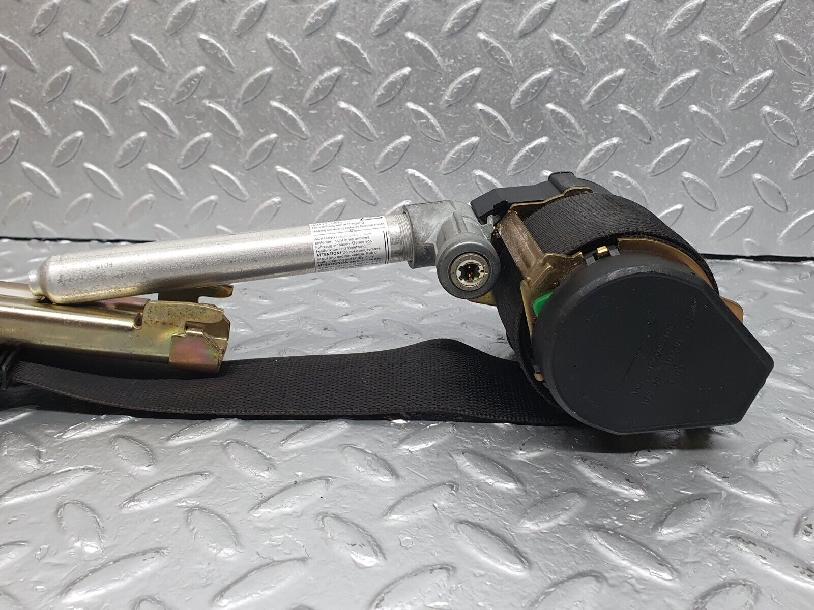 41985 Mercedes-Benz W202 C200 Front Left Seat Belt With Buckles 2018680222 1248600088 2088600369