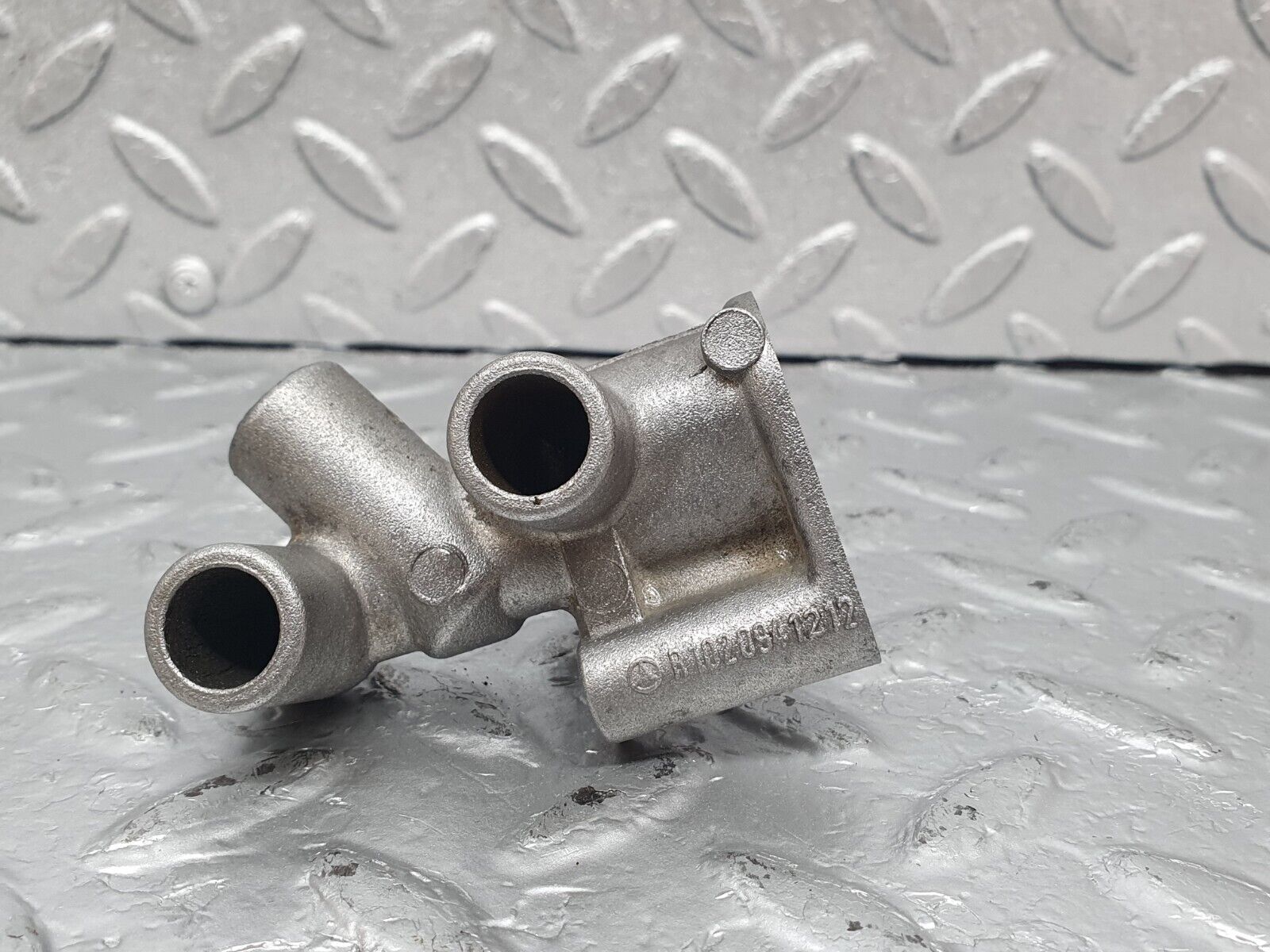 44028 Mercedes-Benz C123 230CE Coupe Idle Control Valve 1020941212