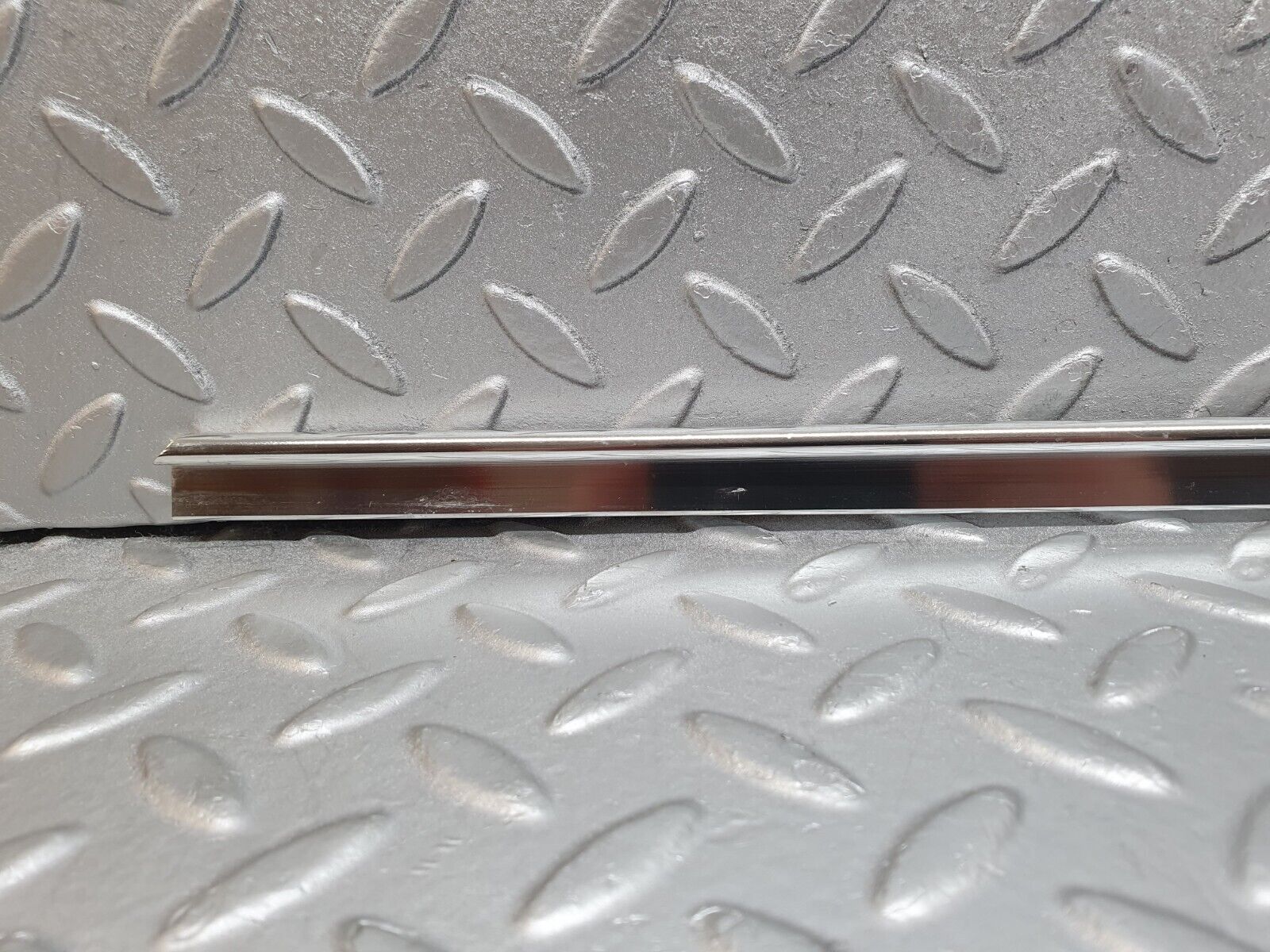 43781 Mercedes-Benz C126 380SEC Coupe Seat Belt Presenter Cover Trim Right 1266921022