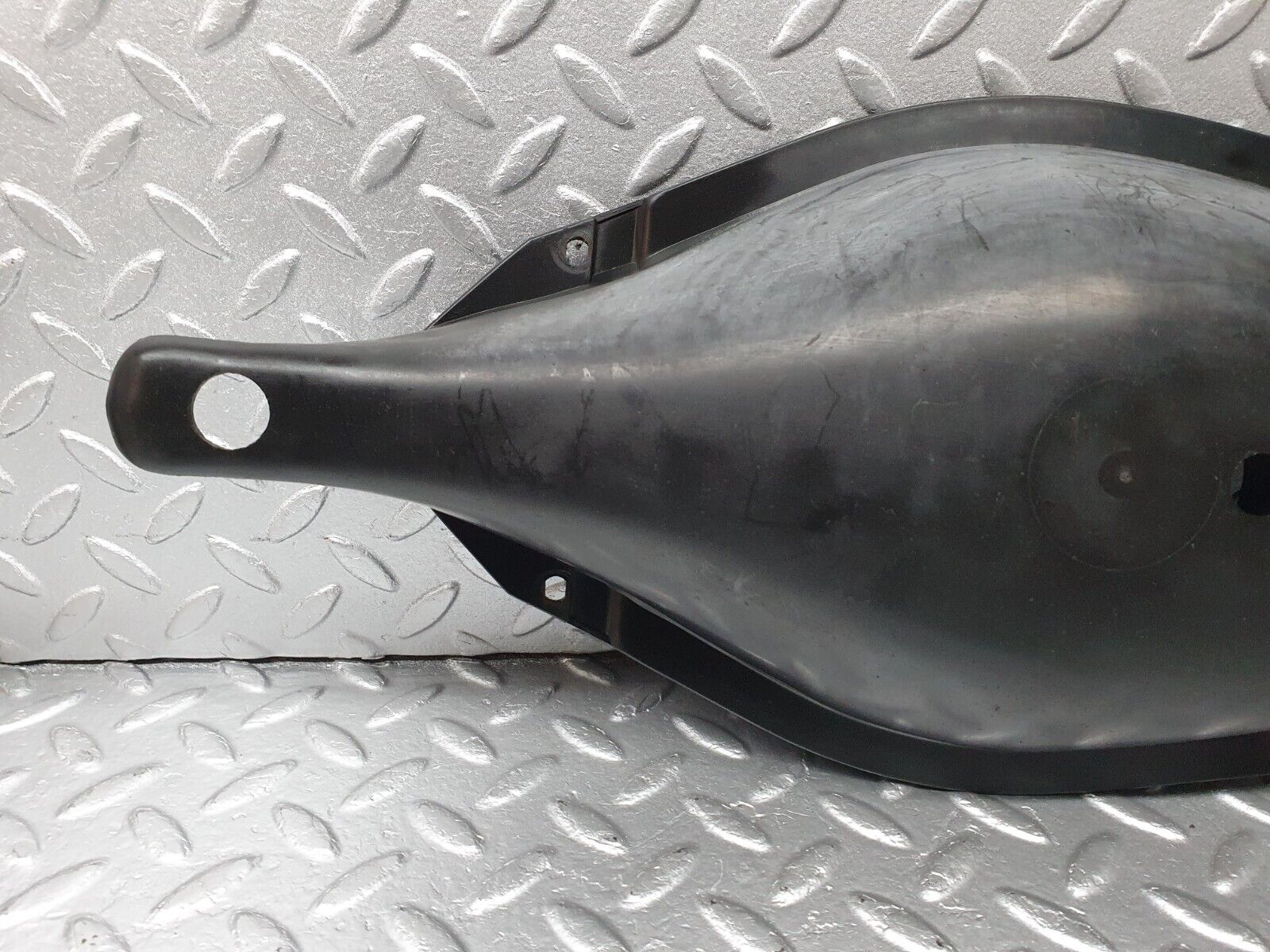 41779 Mercedes-Benz W202 C200 Rear Control Arm Cover 2x 1293520189 1293520188