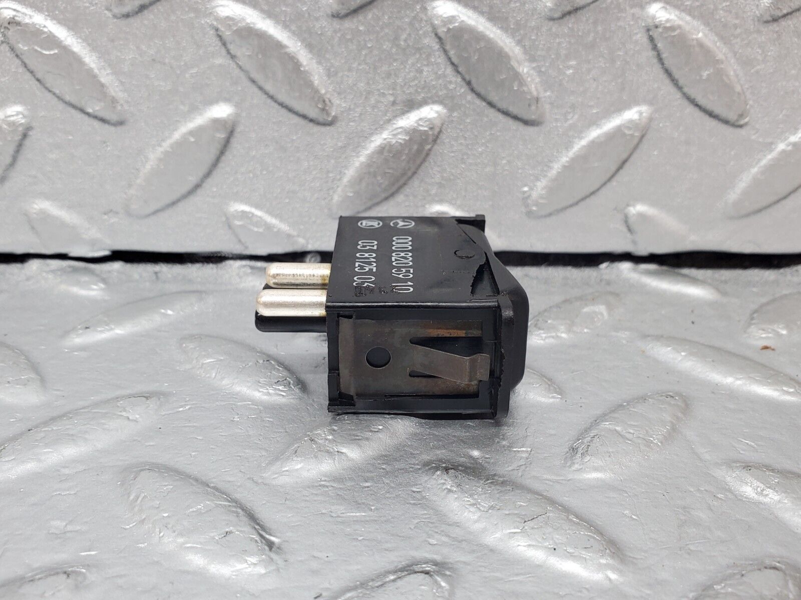 44522 Mercedes-Benz W123 280E Interior Light Switch 0008205910