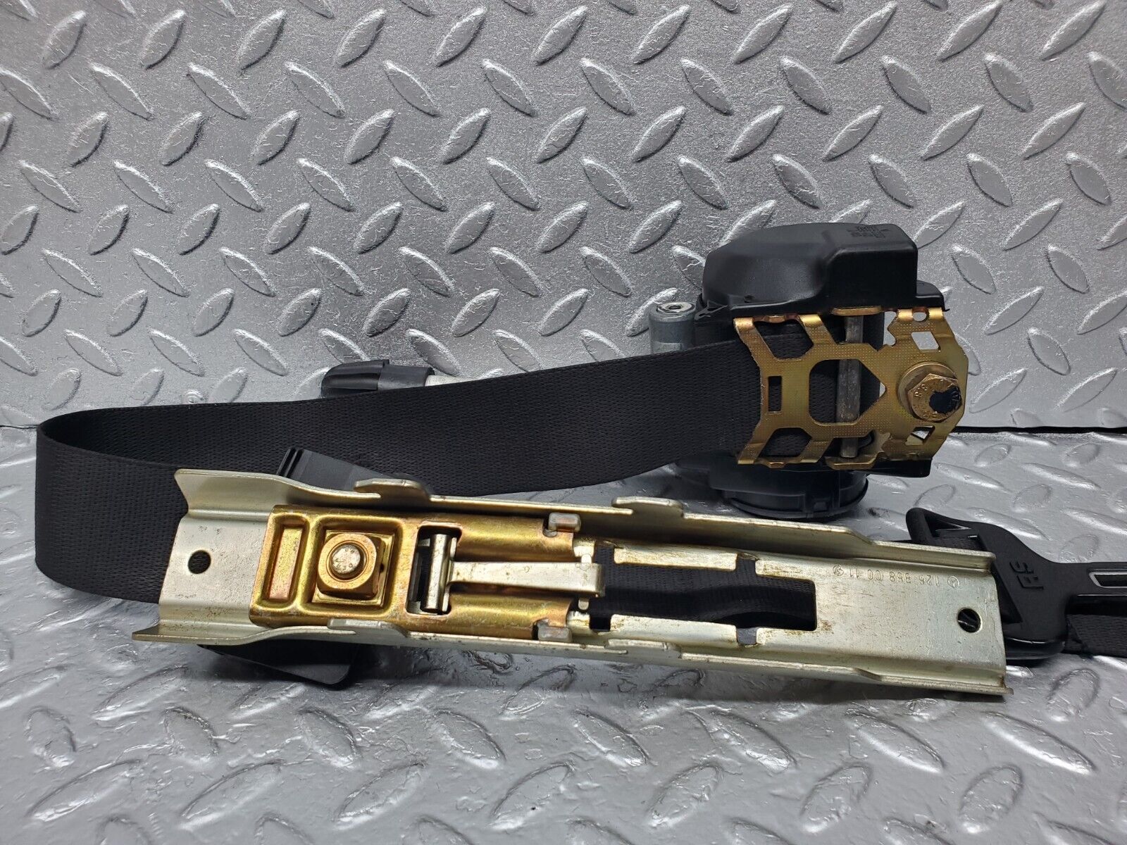 45863 Mercedes-Benz W126 420SE Front Right Seat Belt With Buckle 1268604086 1268680011 1268604096