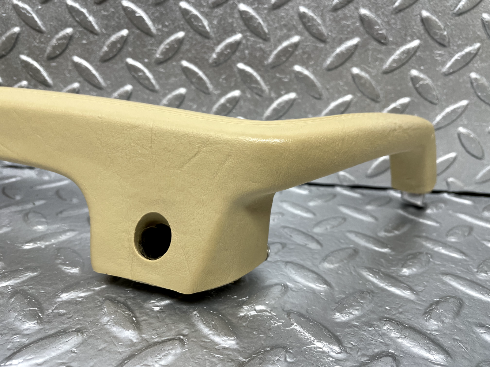 44262 Mercedes-Benz W123 280E Interior Door Handle Beige Left 1239701701