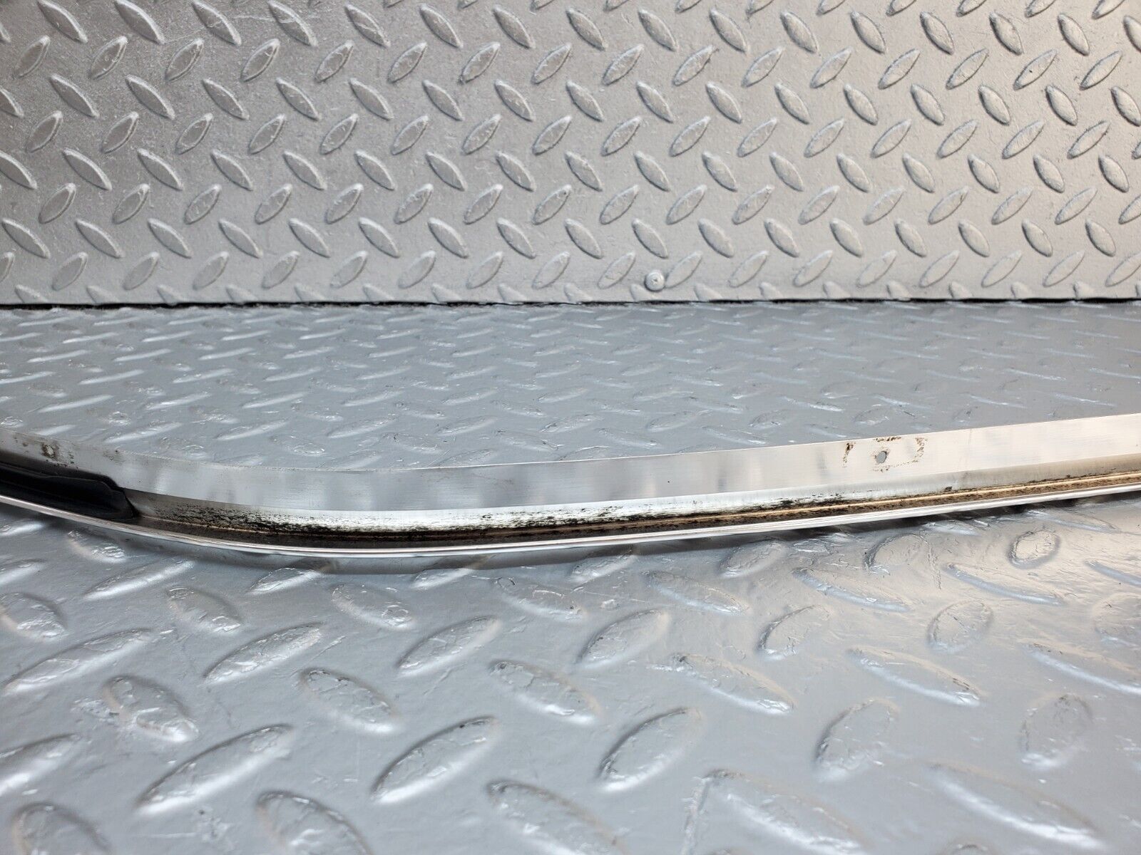 45996 Mercedes-Benz W126 420SE Roof Chrome Trim Left Side