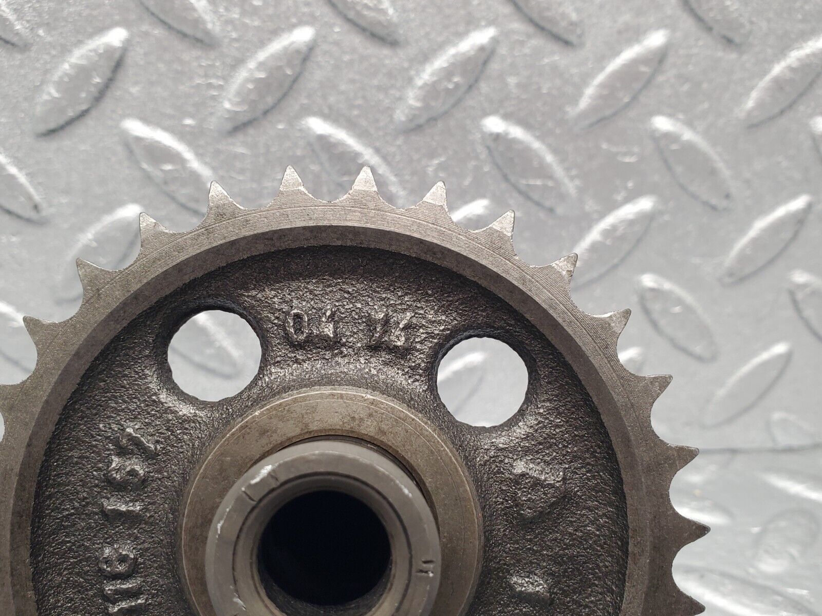 46275 Mercedes-Benz W126 420SE Camshaft Intermediate Timing Gear 1161570414