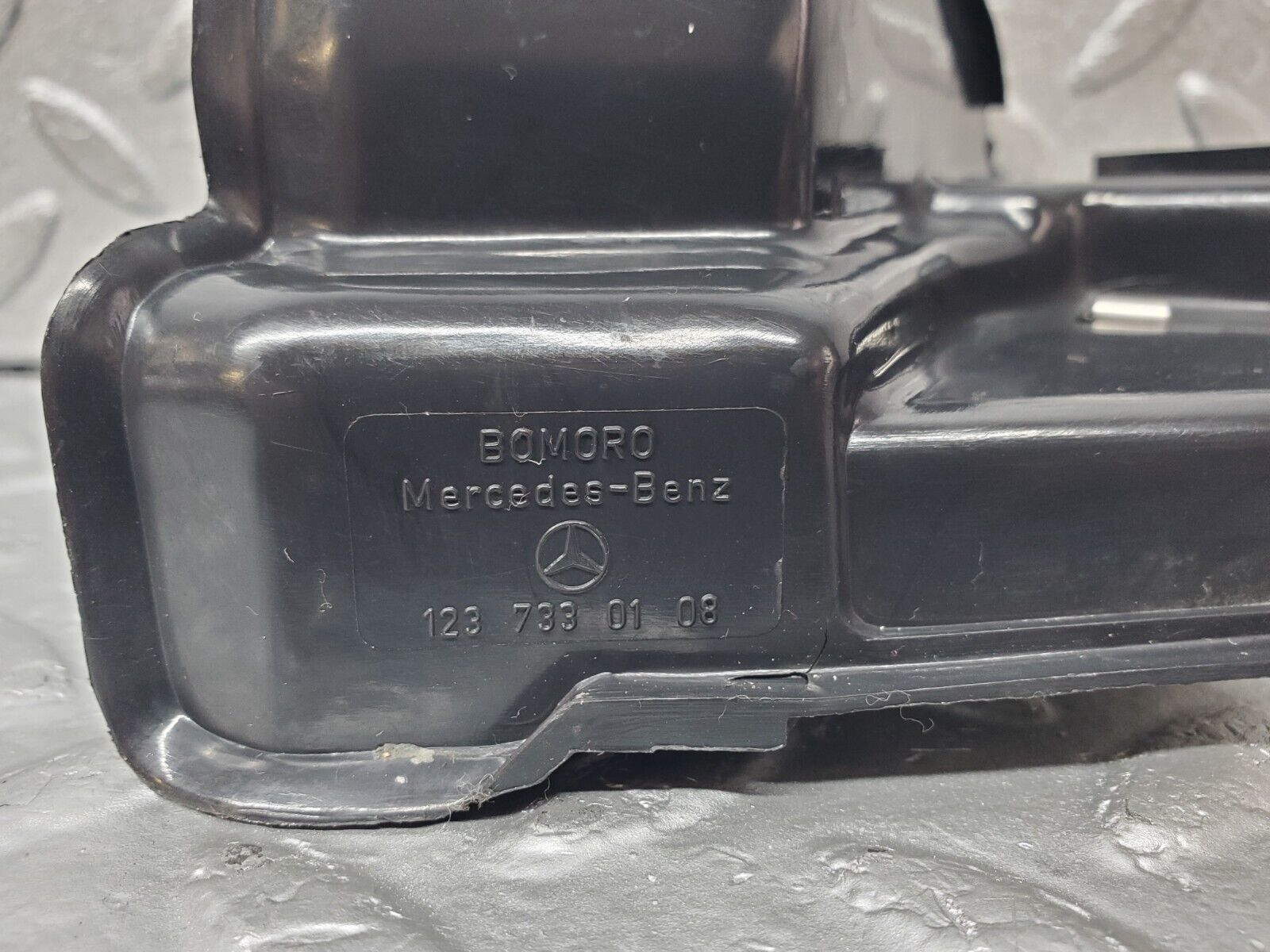 45623 Mercedes-Benz W126 420SE Rear Left Door Lock Mechanism 1237230108