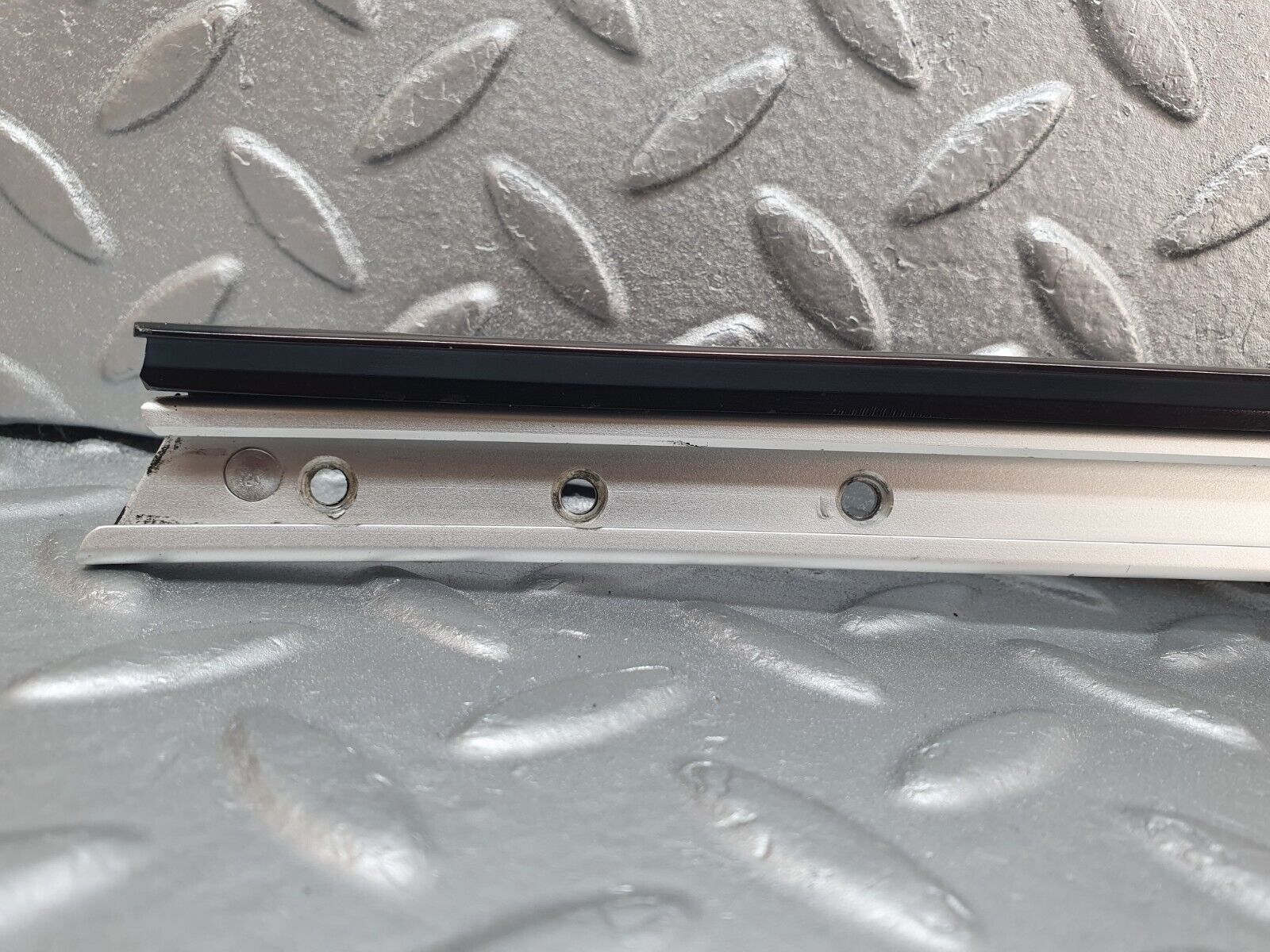 42449 Mercedes-Benz R129 320SL Coupe A Pillar Chrome Trim Cover Right