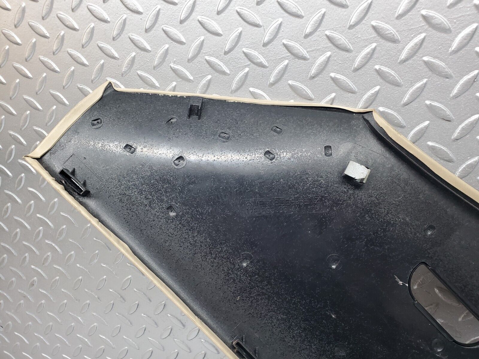 45771 Mercedes-Benz W126 420SE C Pillar Cover Left Side Beige 1266950344