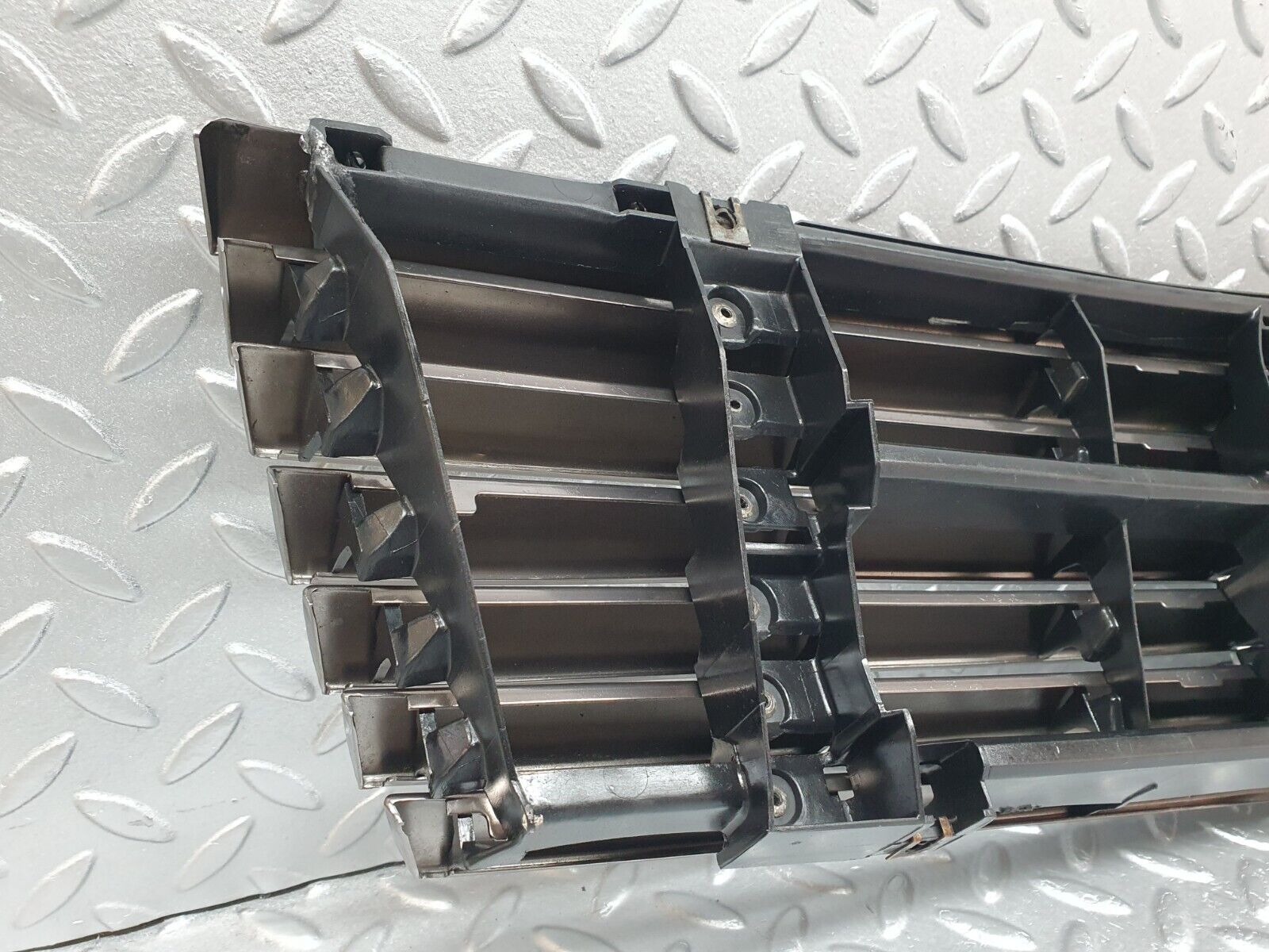 42175 Mercedes-Benz R129 320SL Coupe Bonnet Grill 7 Slat 1298800185