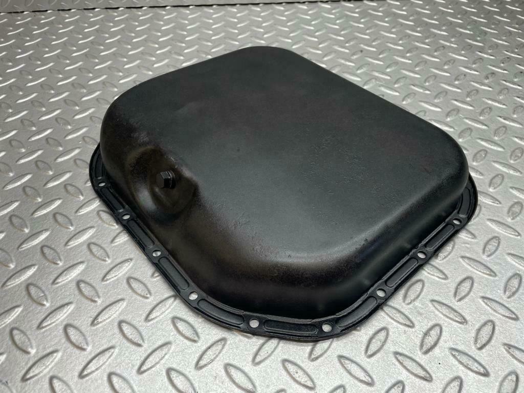 0018 Mercedes-Benz W116 350 SE Oil Sump Cover