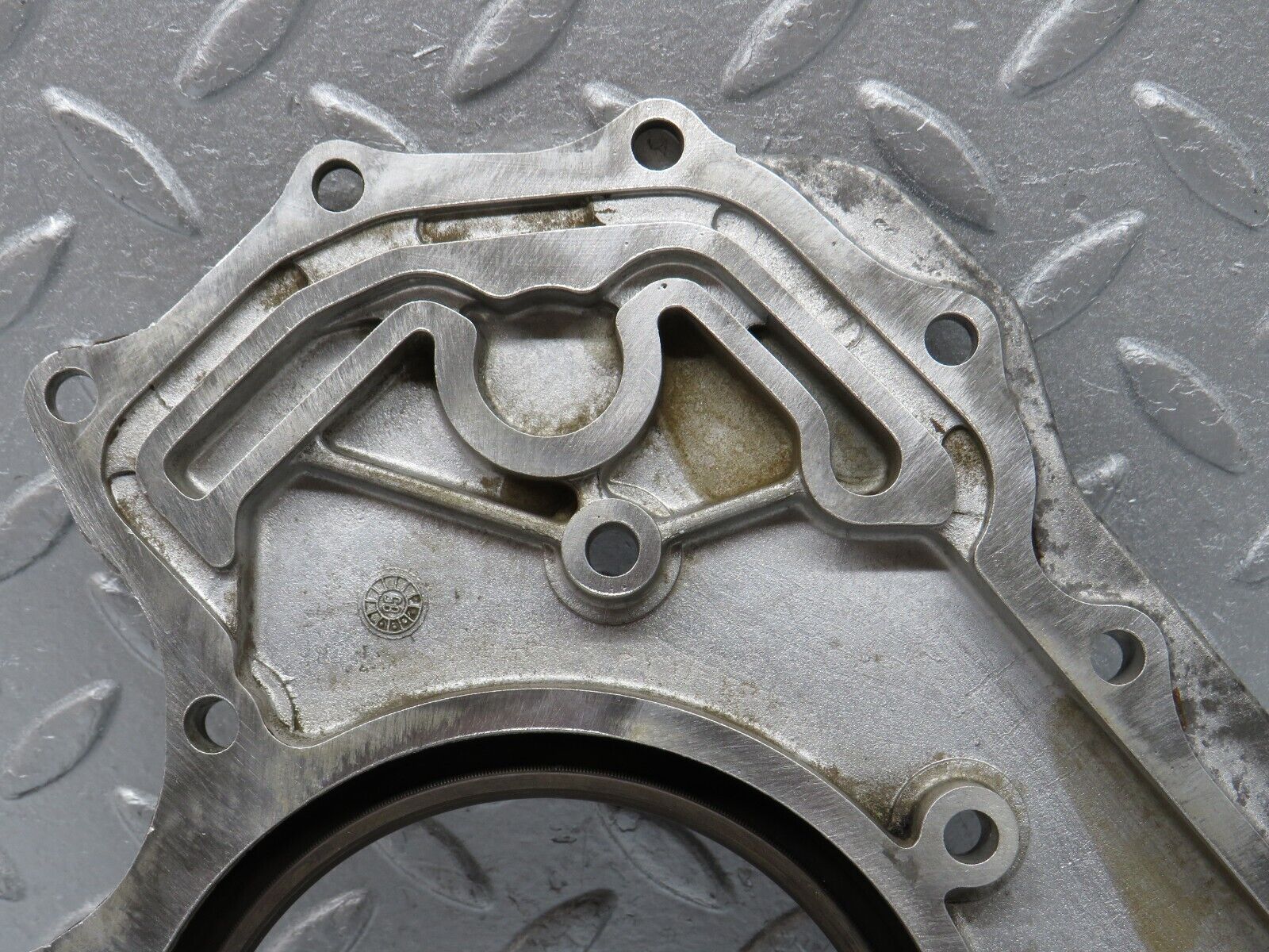 39154 Mercedes-Benz R107 500SL Crankshaft Rear Sealing Cover 1170110008