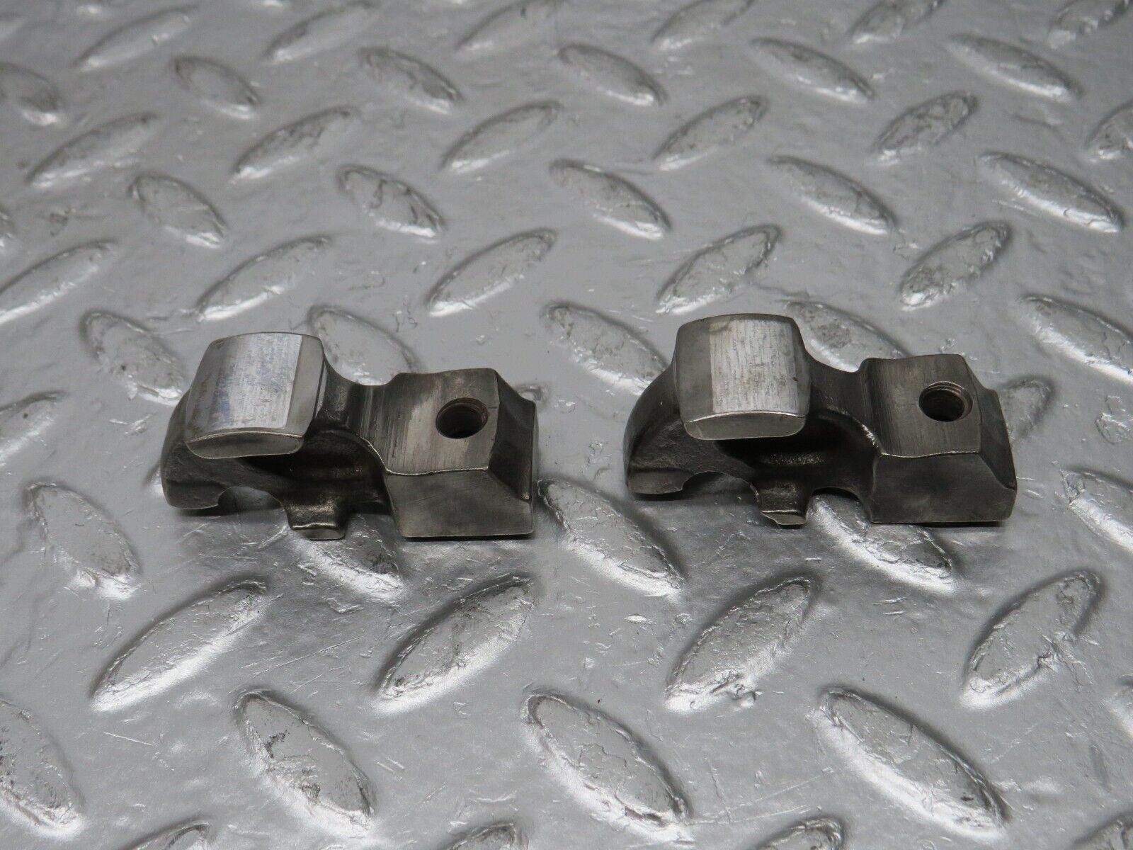 33009 Mercedes-Benz C107 R107 350 V8 Valve Rocker Arm With Spring & Tappet