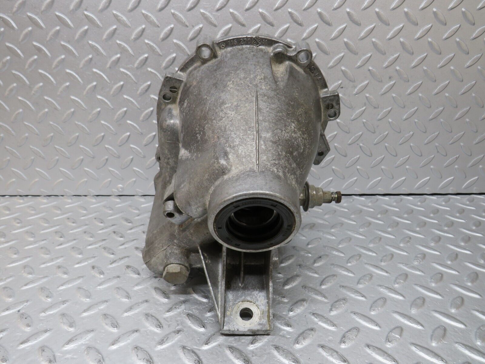 36428 Mercedes-Benz R107 450SL Automatic Gearbox Rear Housing 1152705811