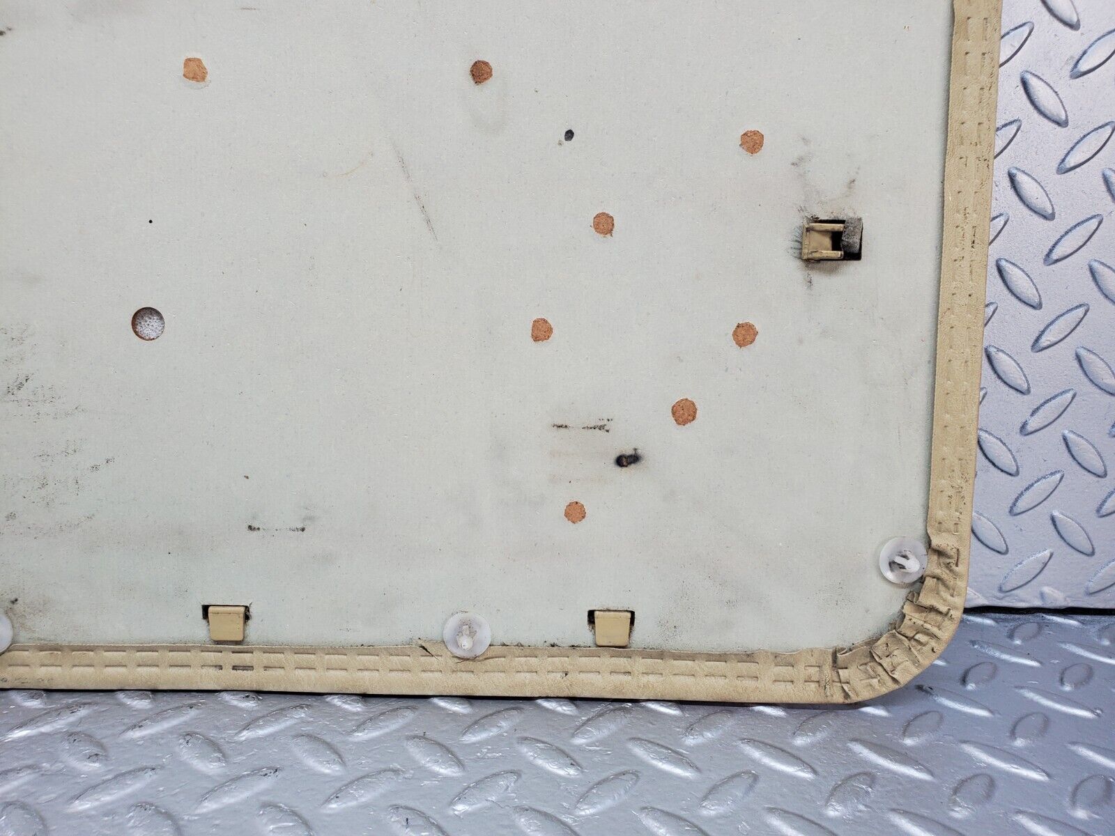 44377 Mercedes-Benz W123 280E Front Right Door Card Beige