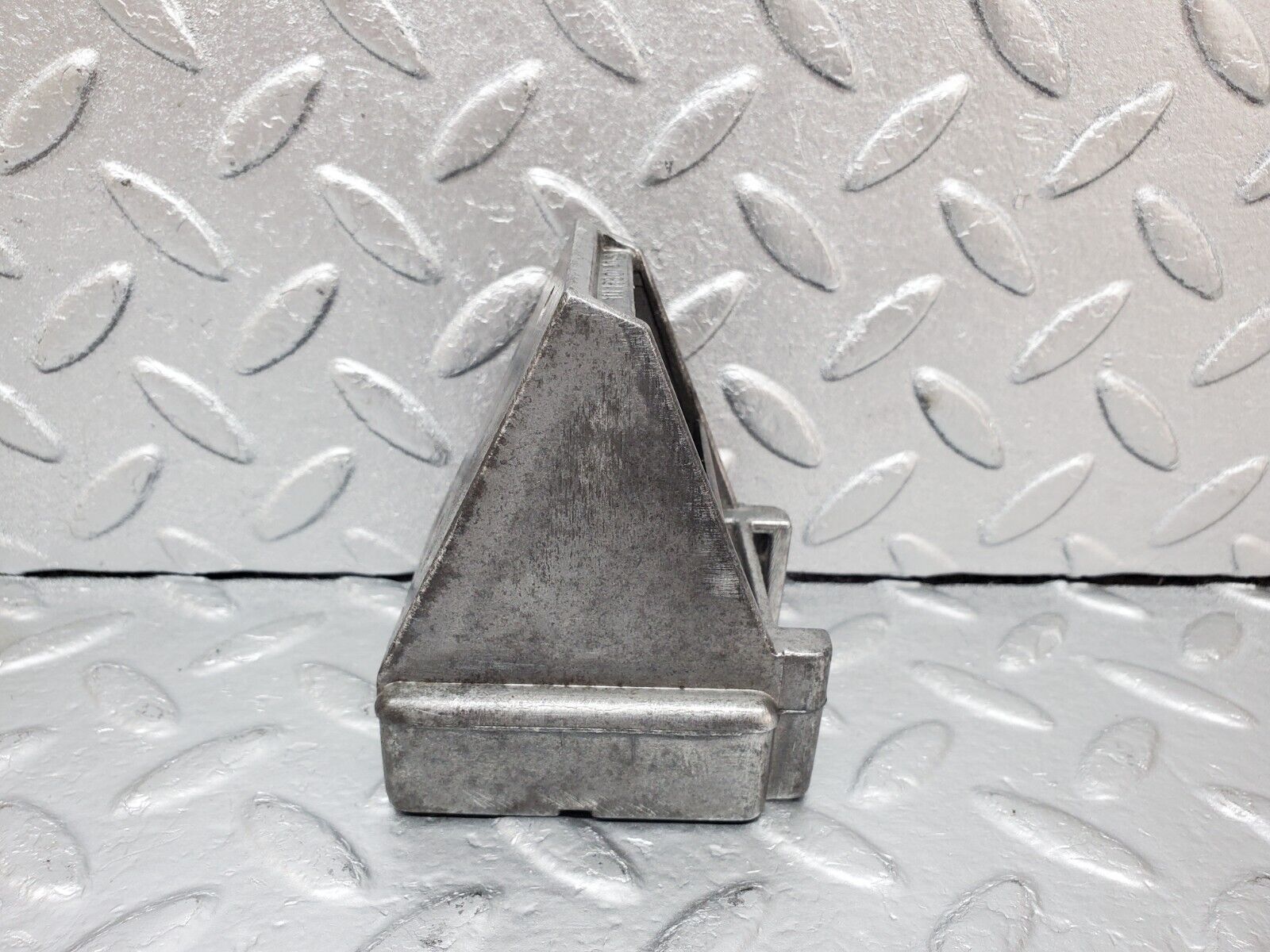 44819 Mercedes-Benz W124 220E Ignition Coil Bracket 1111580140