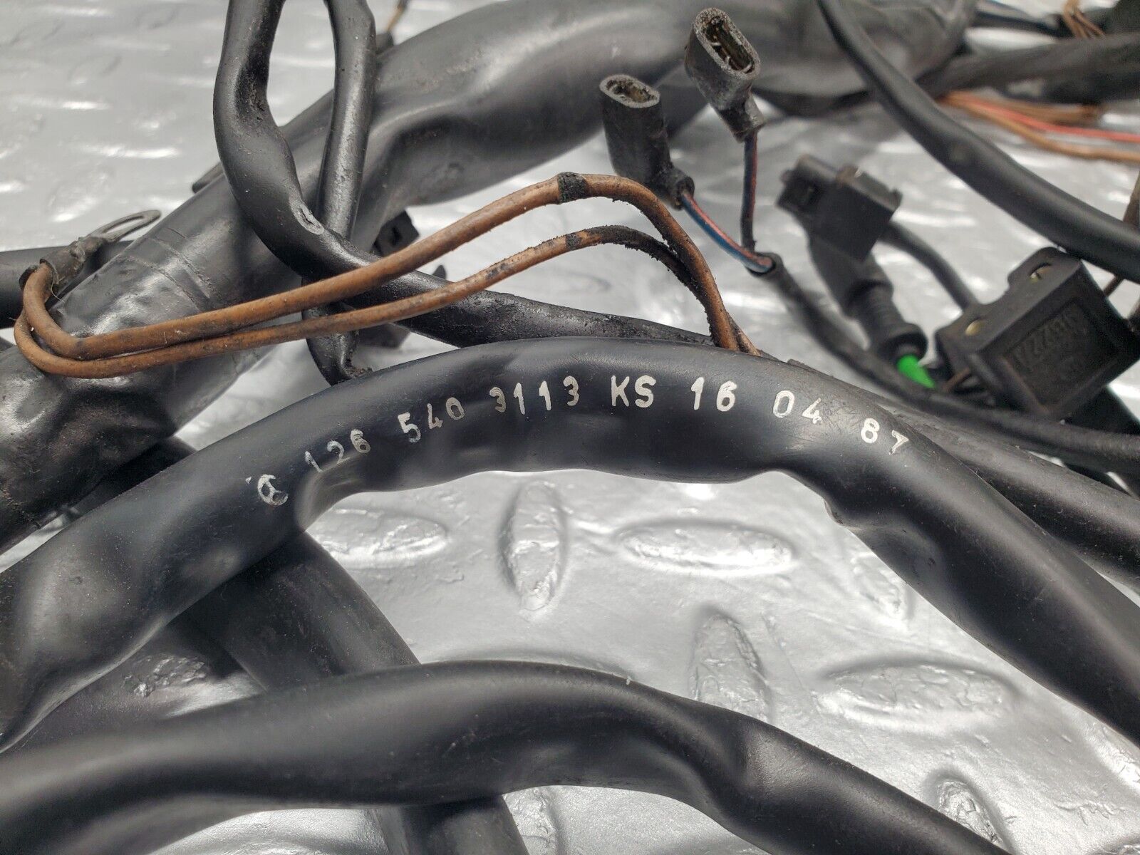 46067 Mercedes-Benz W126 420SE Engine Wiring Harness 1265403113 1265406506