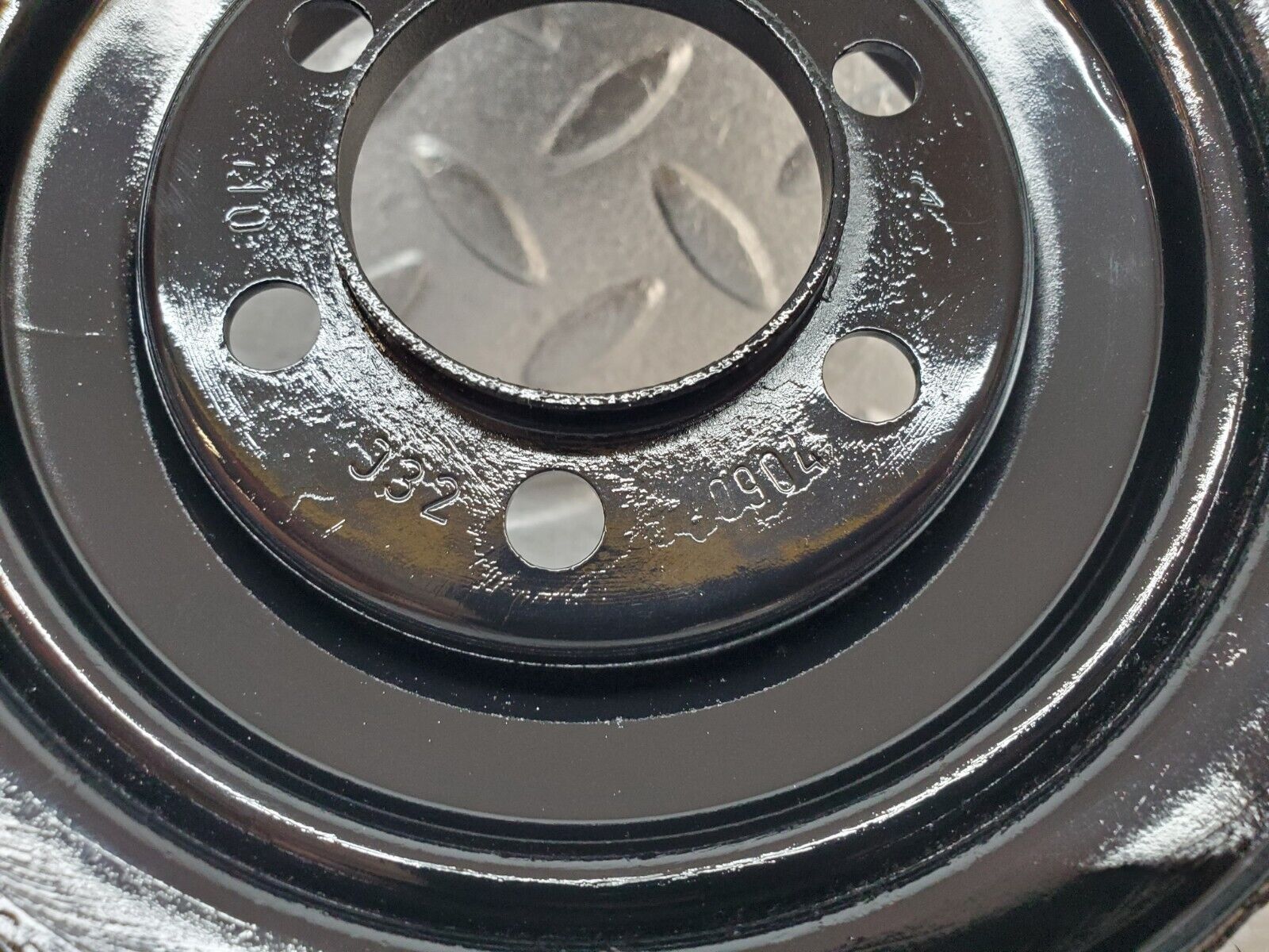 45363 Mercedes-Benz 280E M110.983 Crankshaft Pulley 1100320904