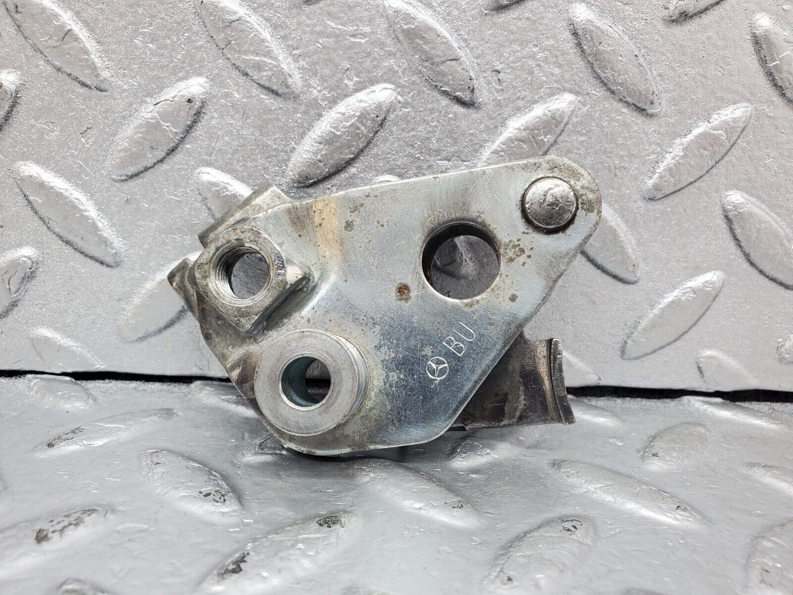 44406 Mercedes-Benz W123 280E Front Left Seat Belt Bracket