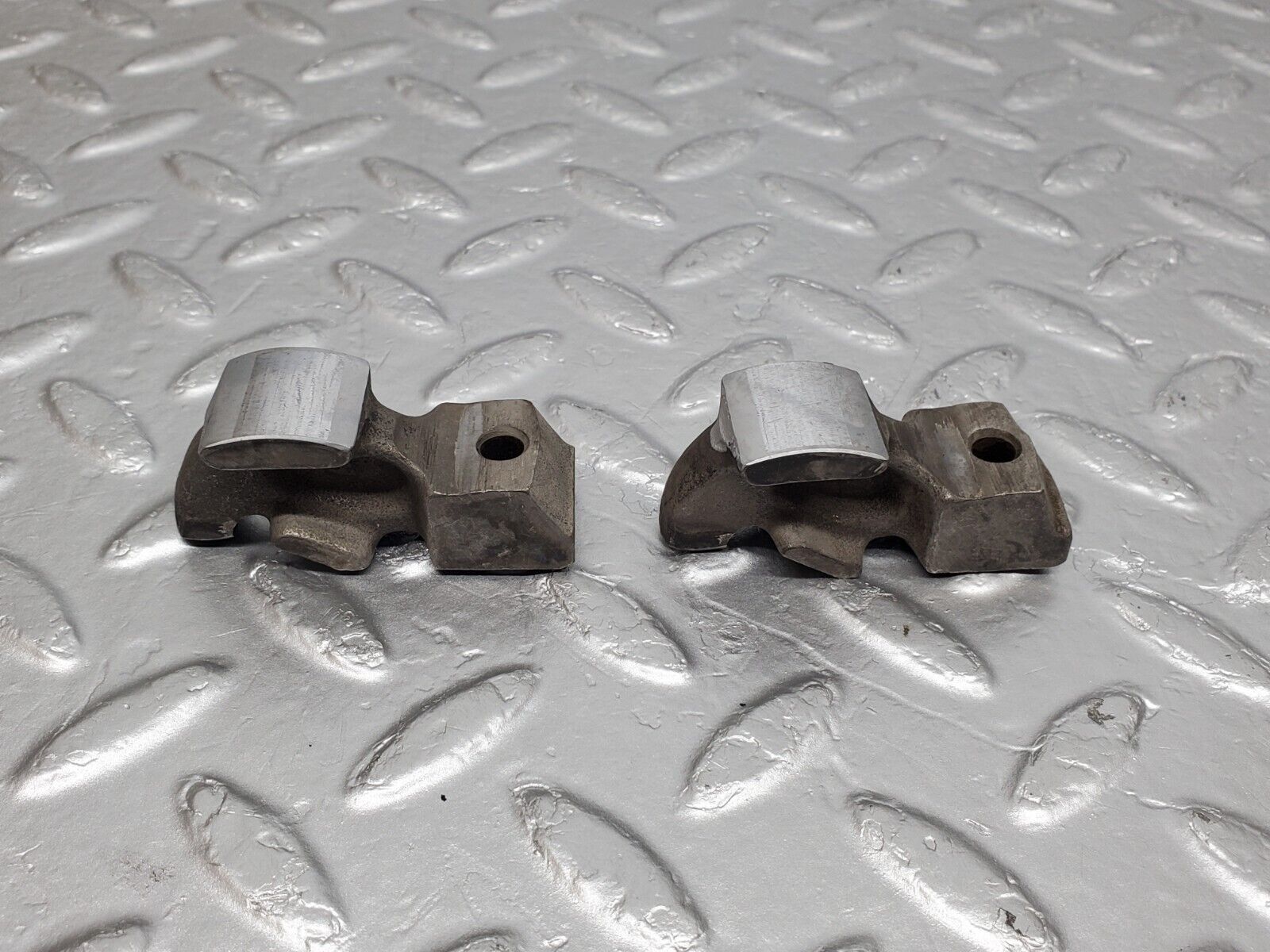 45475 Mercedes-Benz 280E M110.988 Valve Rocker Arm With Retaining Spring