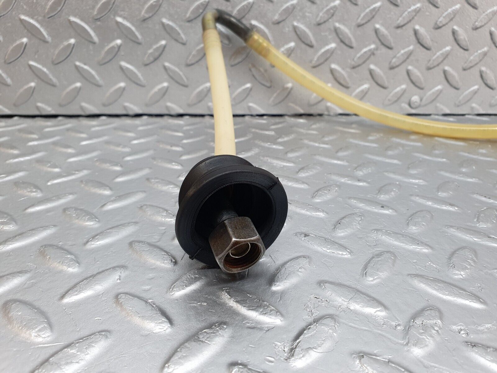 43716 Mercedes-Benz C126 380SEC Coupe Brake Servo Vacuum Pipe 1269971781