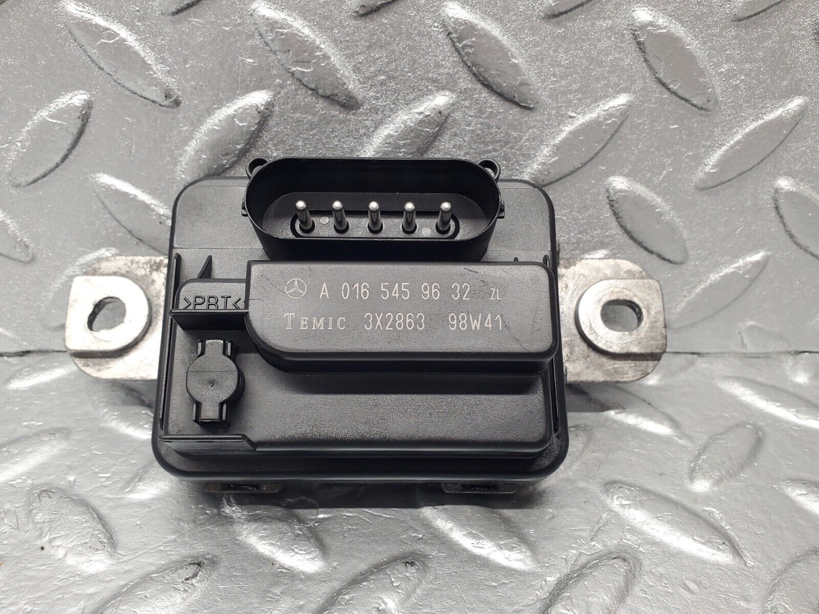 46786 Mercedes-Benz R129 320SL Coupe Radiator Fan Relay 0165459632